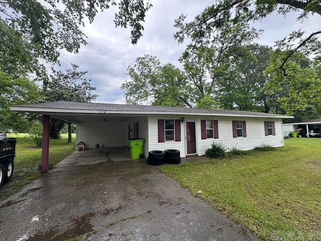 This home is in a great location near the schools & park. ****AGENTS SEE REMARKS****
