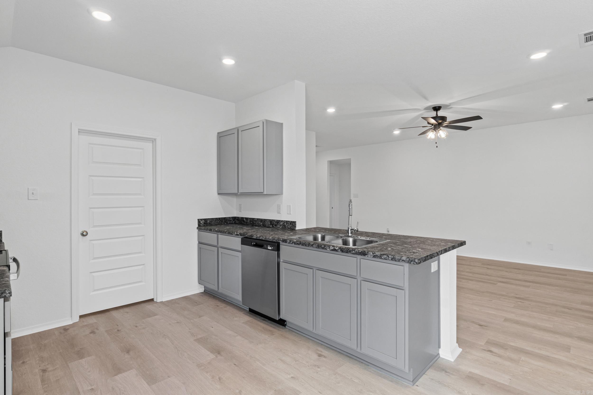 SOUTHFORK RANCH S/D PH I - Residential