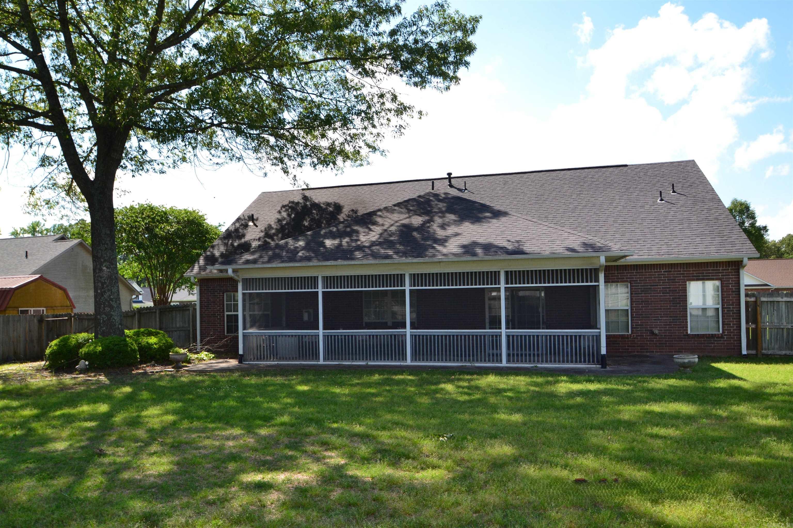 LEXINGTON PARK - Residential