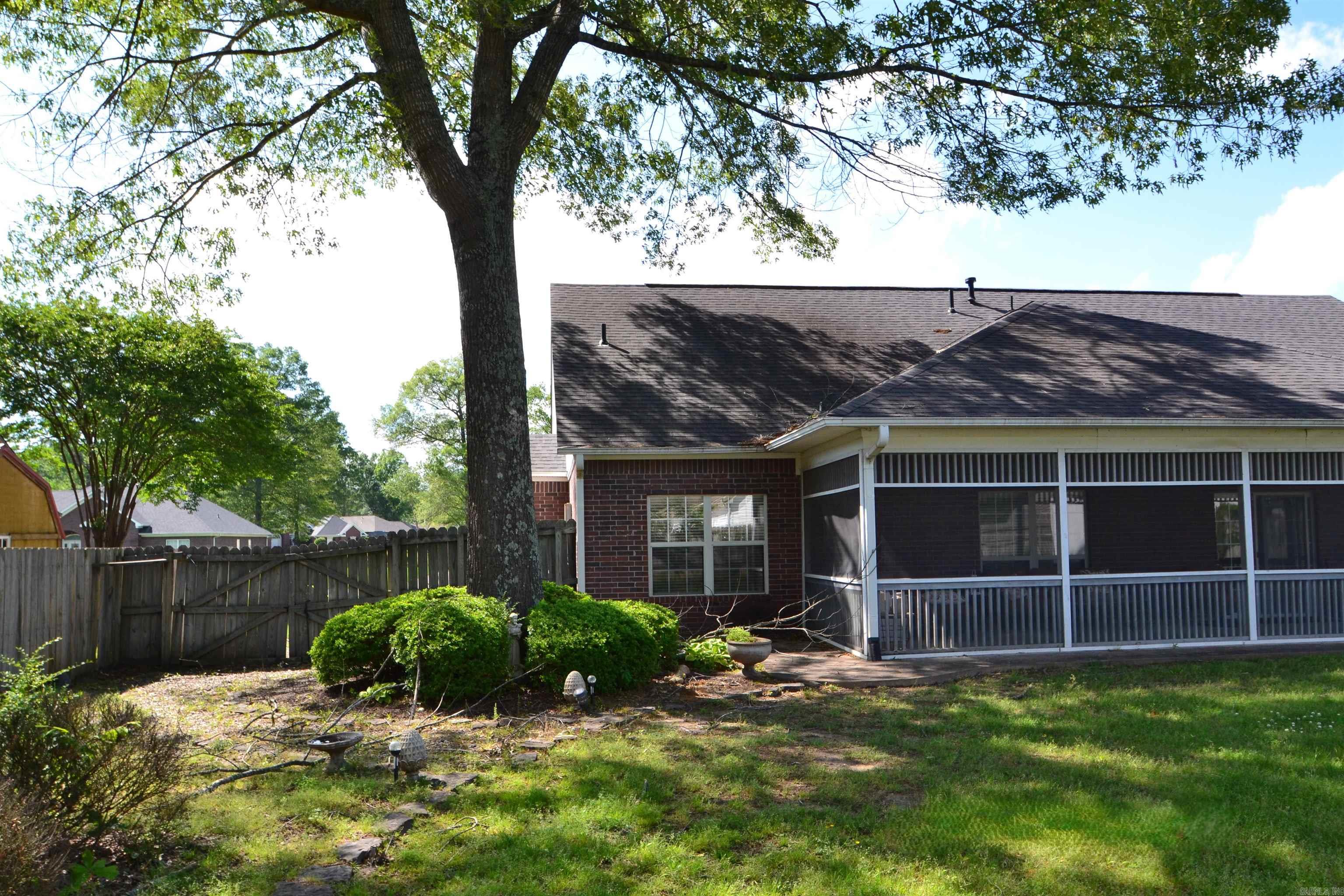 LEXINGTON PARK - Residential