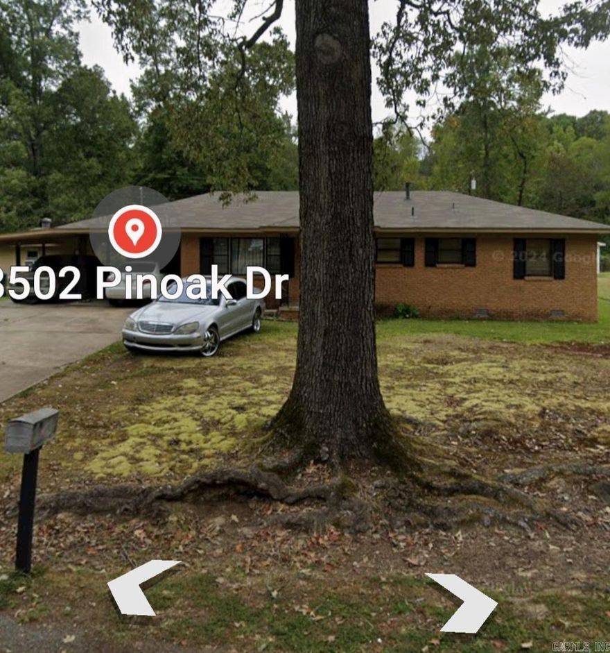 Country living close to Town  # Bedroom home with Hardwoods