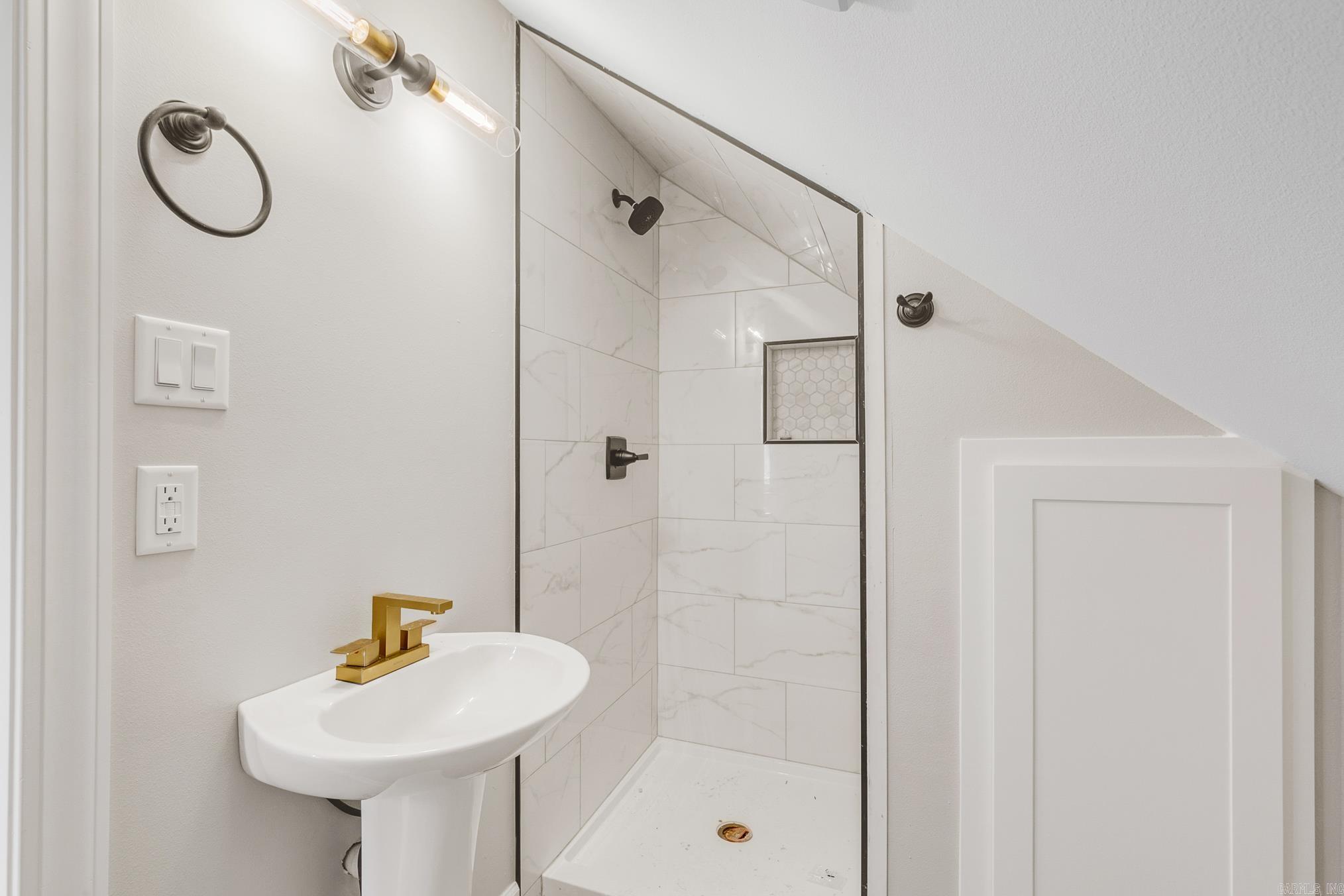 GREYSTONE - Residential