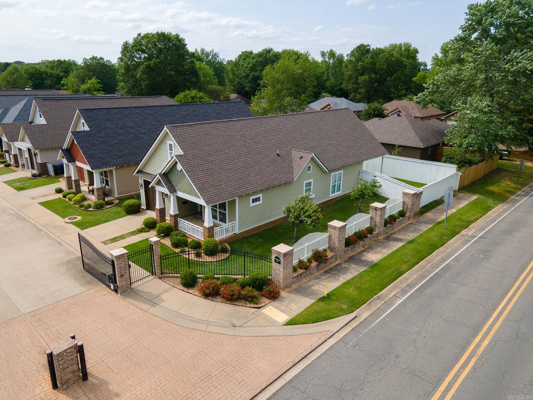 HOMES OF STONEBROOK COVE (THE) - Residential