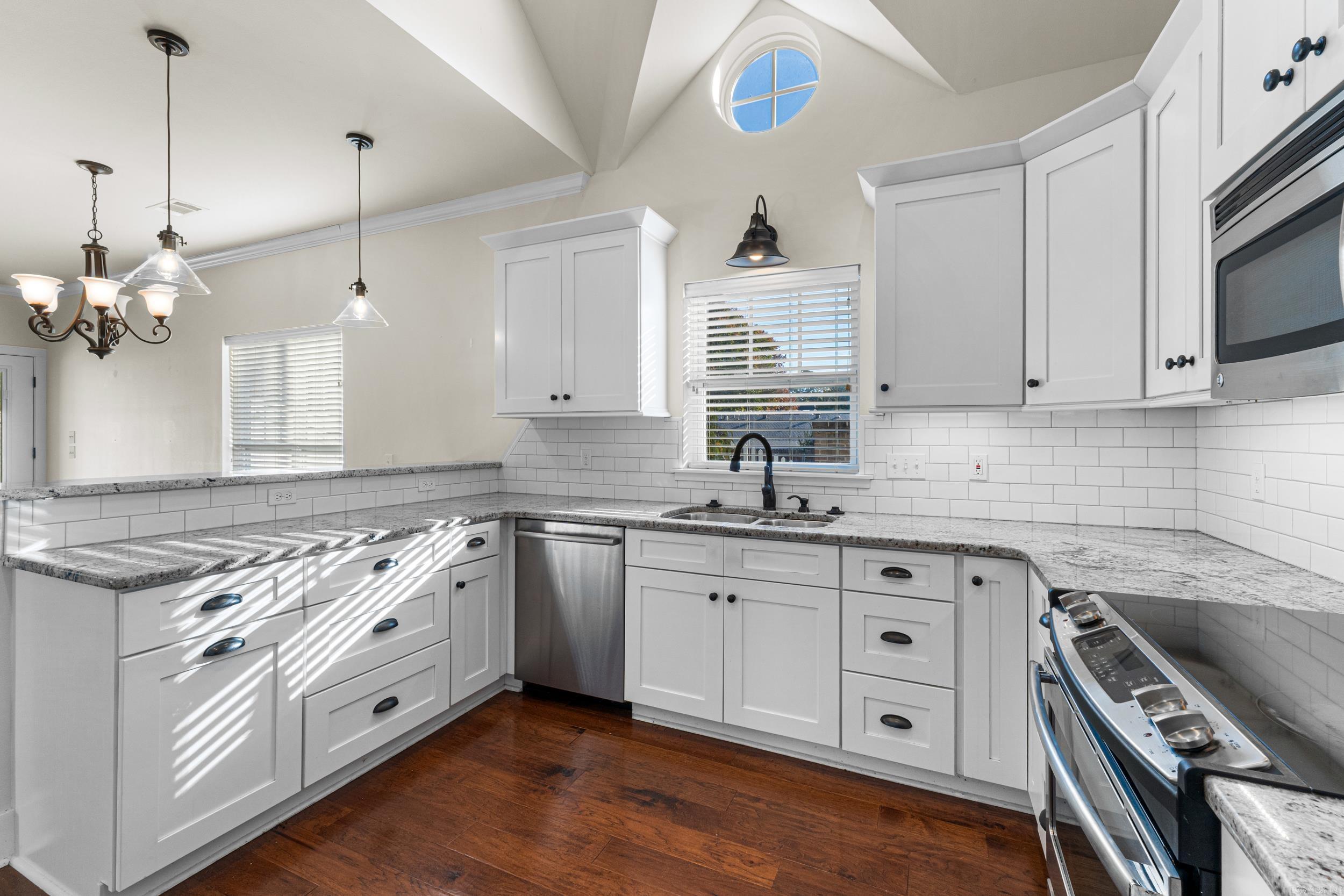 HOMES OF STONEBROOK COVE (THE) - Residential