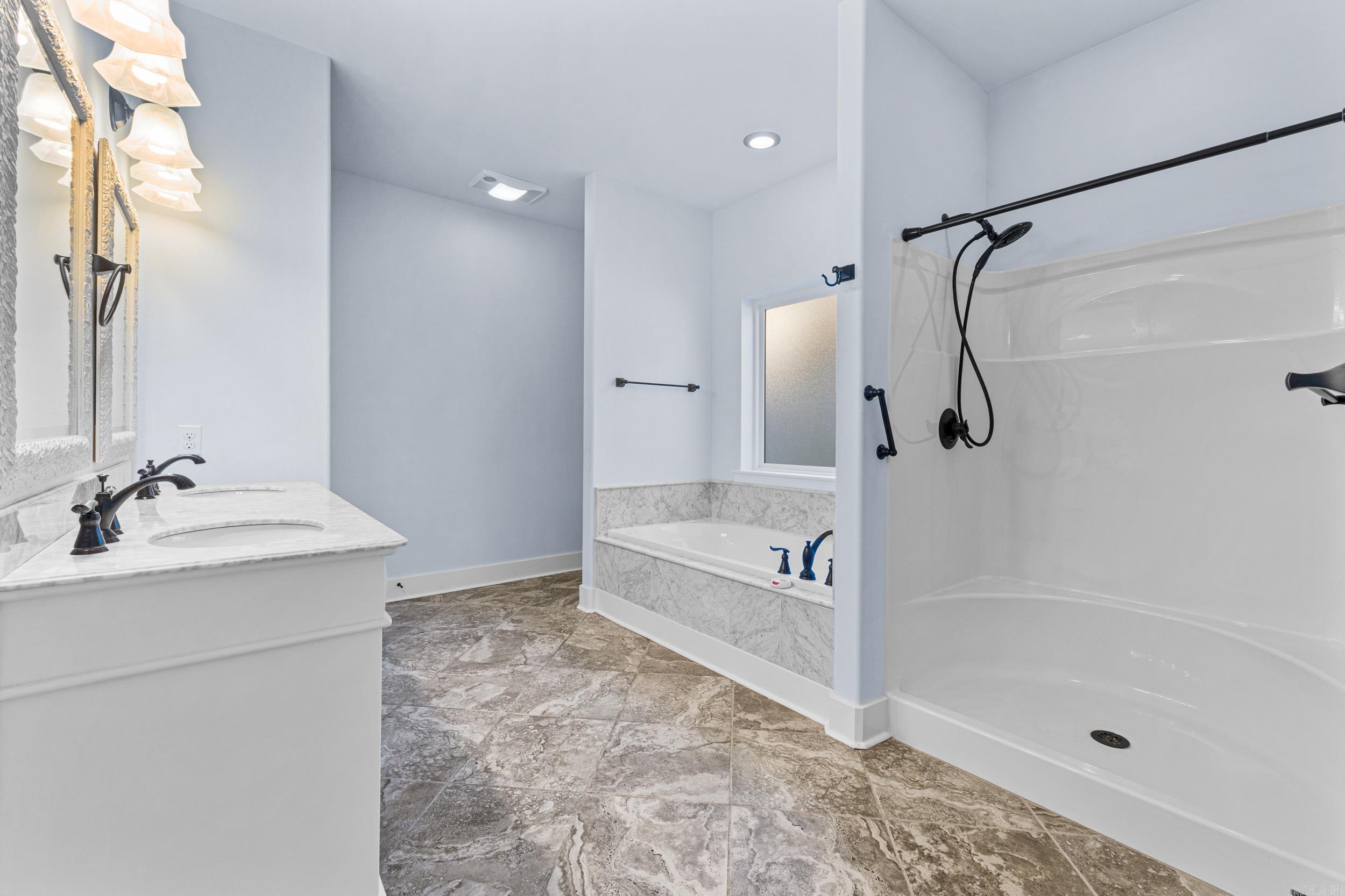 HOMES OF STONEBROOK COVE (THE) - Residential