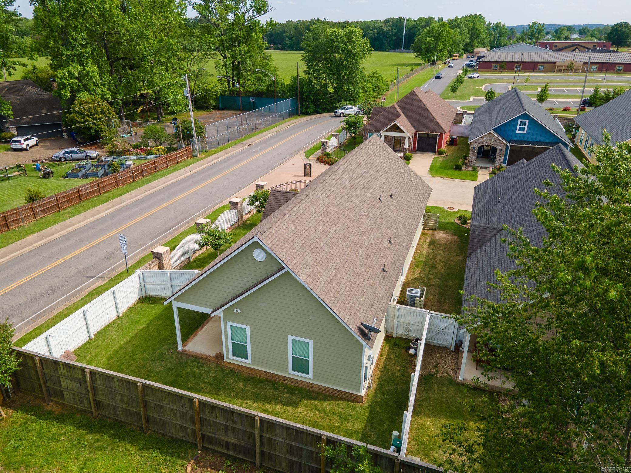 HOMES OF STONEBROOK COVE (THE) - Residential