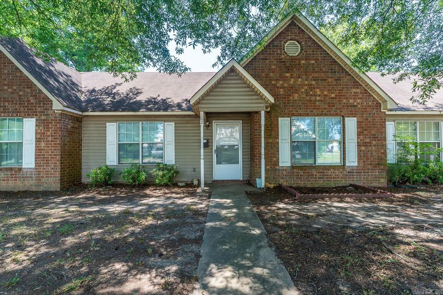 Welcome to Market 102 Plaza Avenue of Trumann, AR. This updated two bedroom, two bath, 1,000 square foot unit contains a large kitchen & living room and features a fireplace, walk-in closets, central heat & air, washer & dryer in unit, and off street parking. Call today to schedule your tour. Owner is a licensed Arkansas Real Estate Broker.