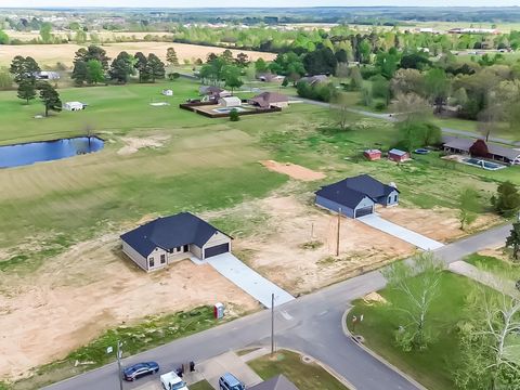 Photo of 15 SAYE STREET, Vilonia, AR 72173 (MLS # 25044950)