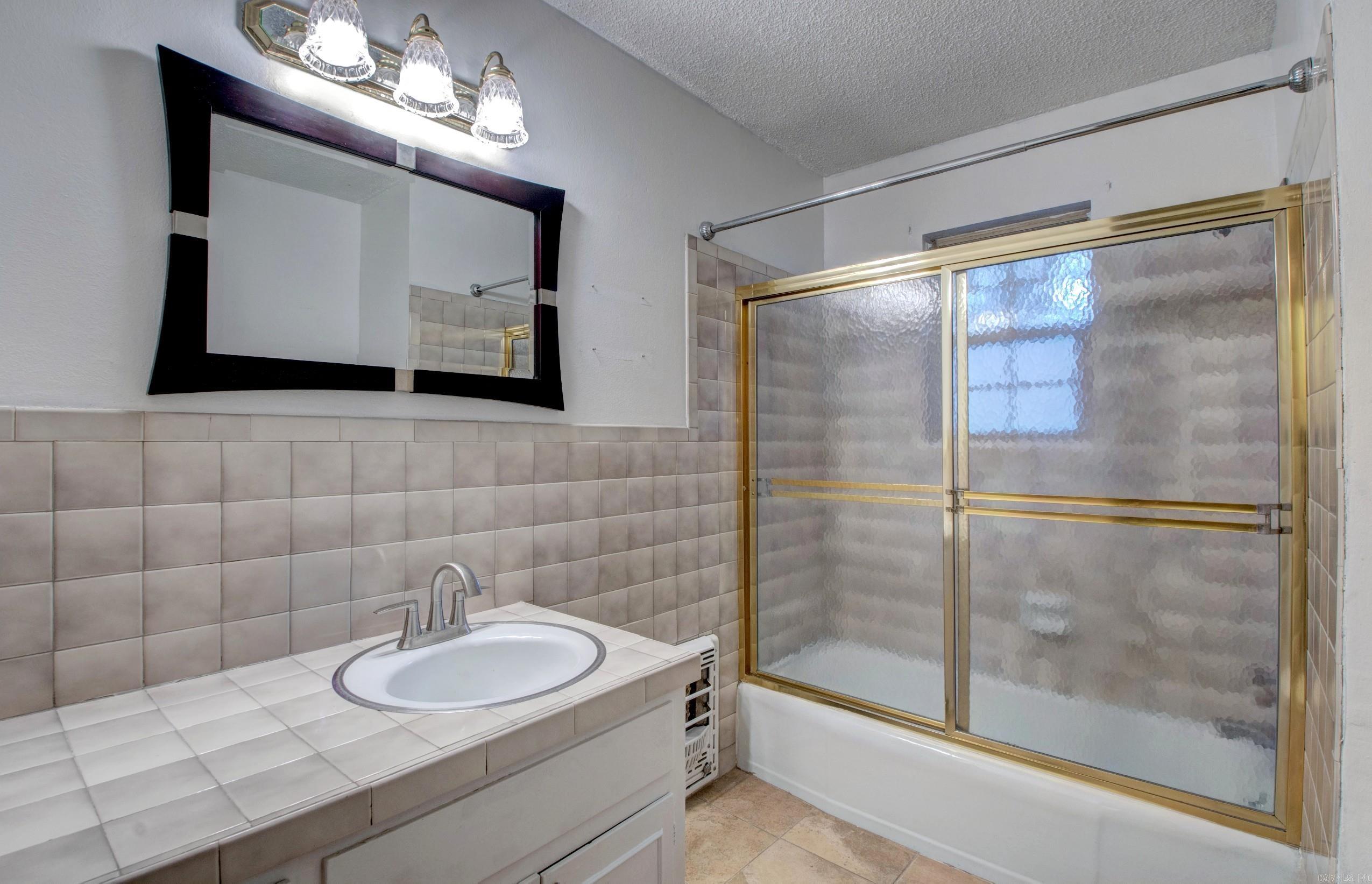 NORTH LAKEVIEW - Residential