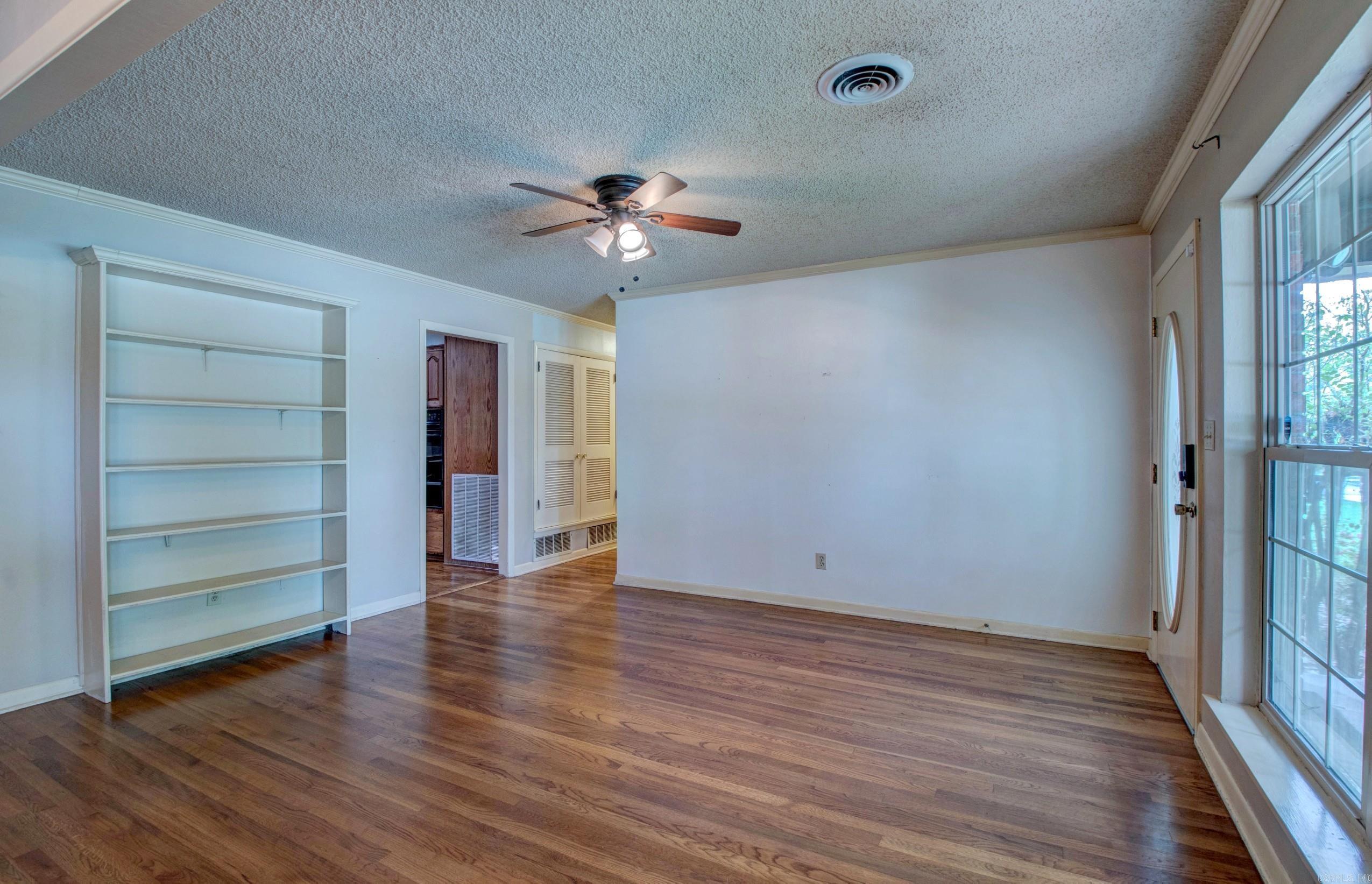 NORTH LAKEVIEW - Residential