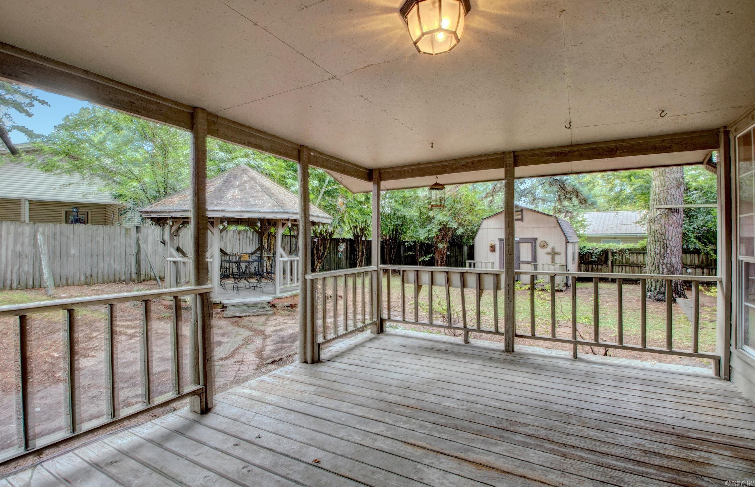 NORTH LAKEVIEW - Residential