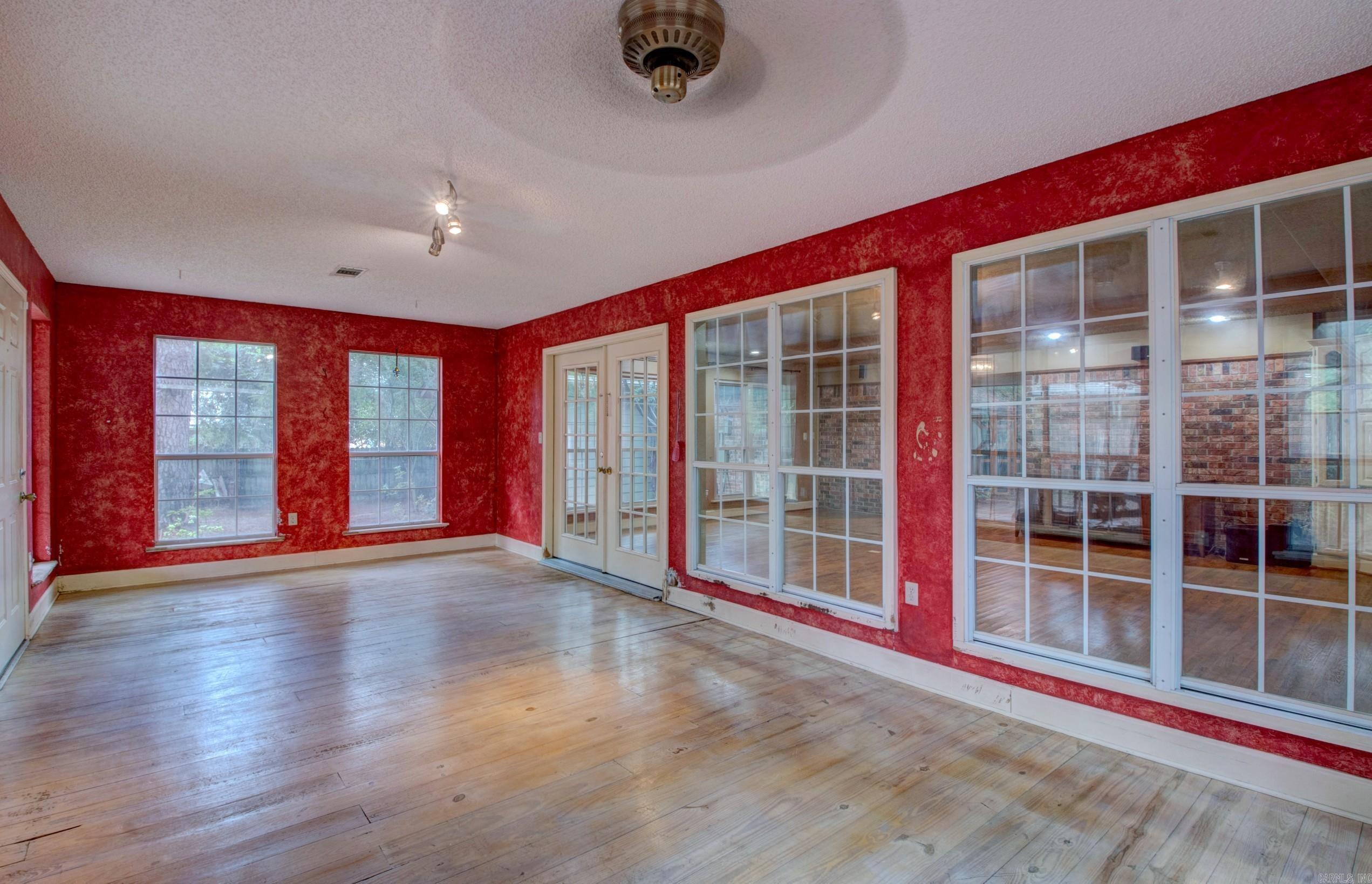 NORTH LAKEVIEW - Residential