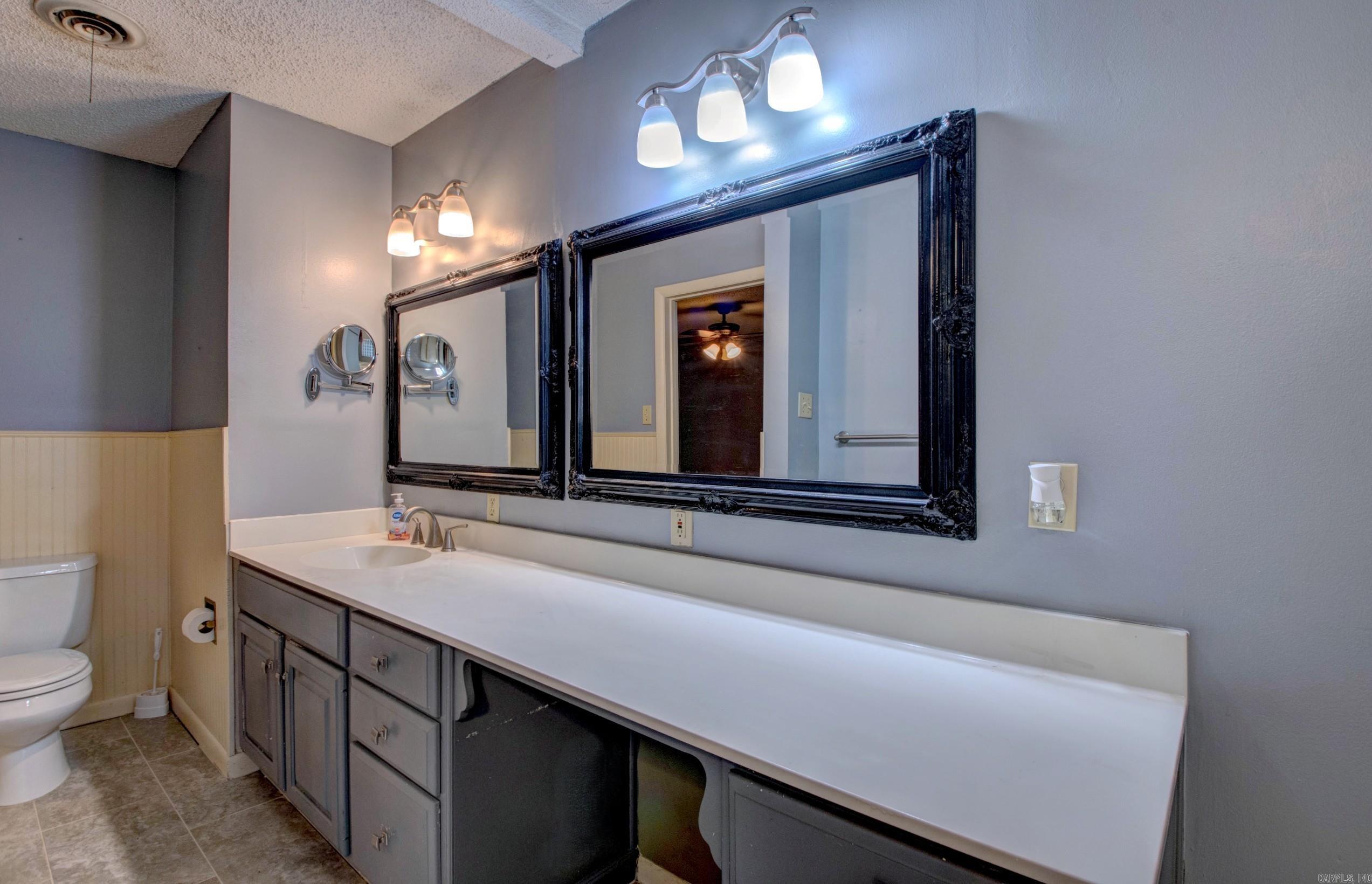 NORTH LAKEVIEW - Residential