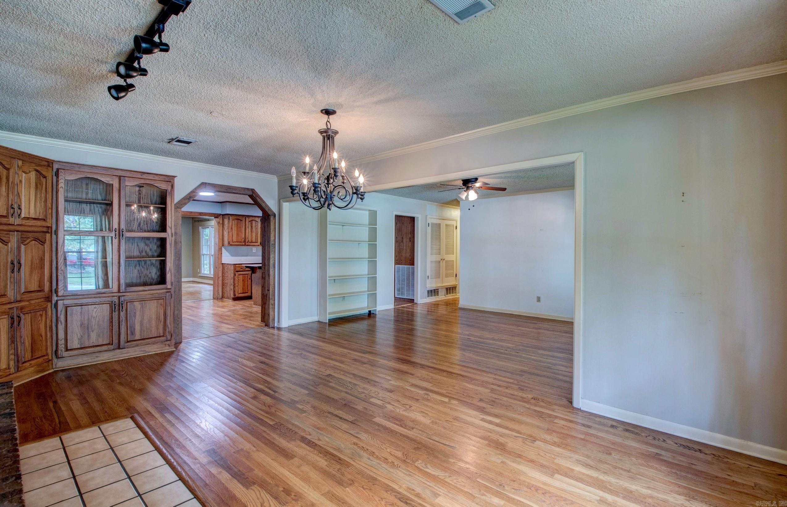 NORTH LAKEVIEW - Residential