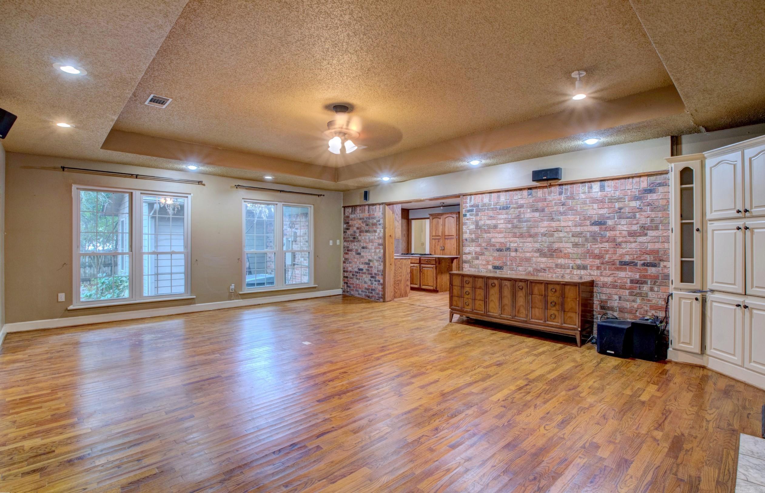 NORTH LAKEVIEW - Residential