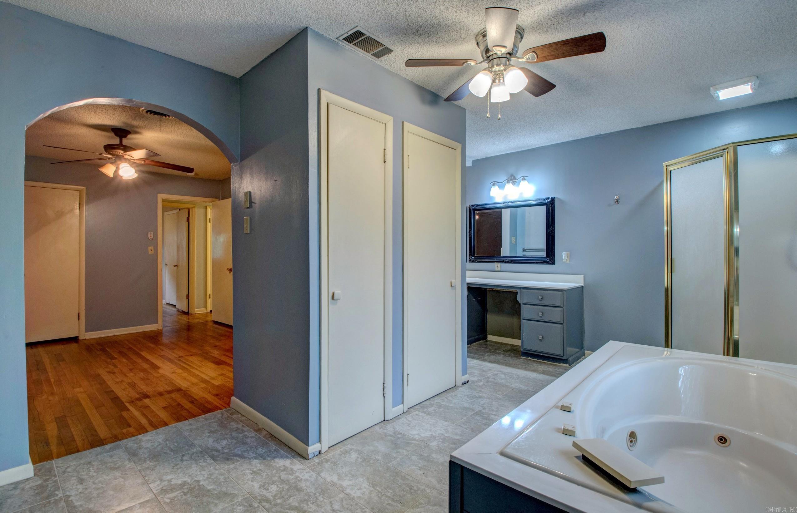 NORTH LAKEVIEW - Residential