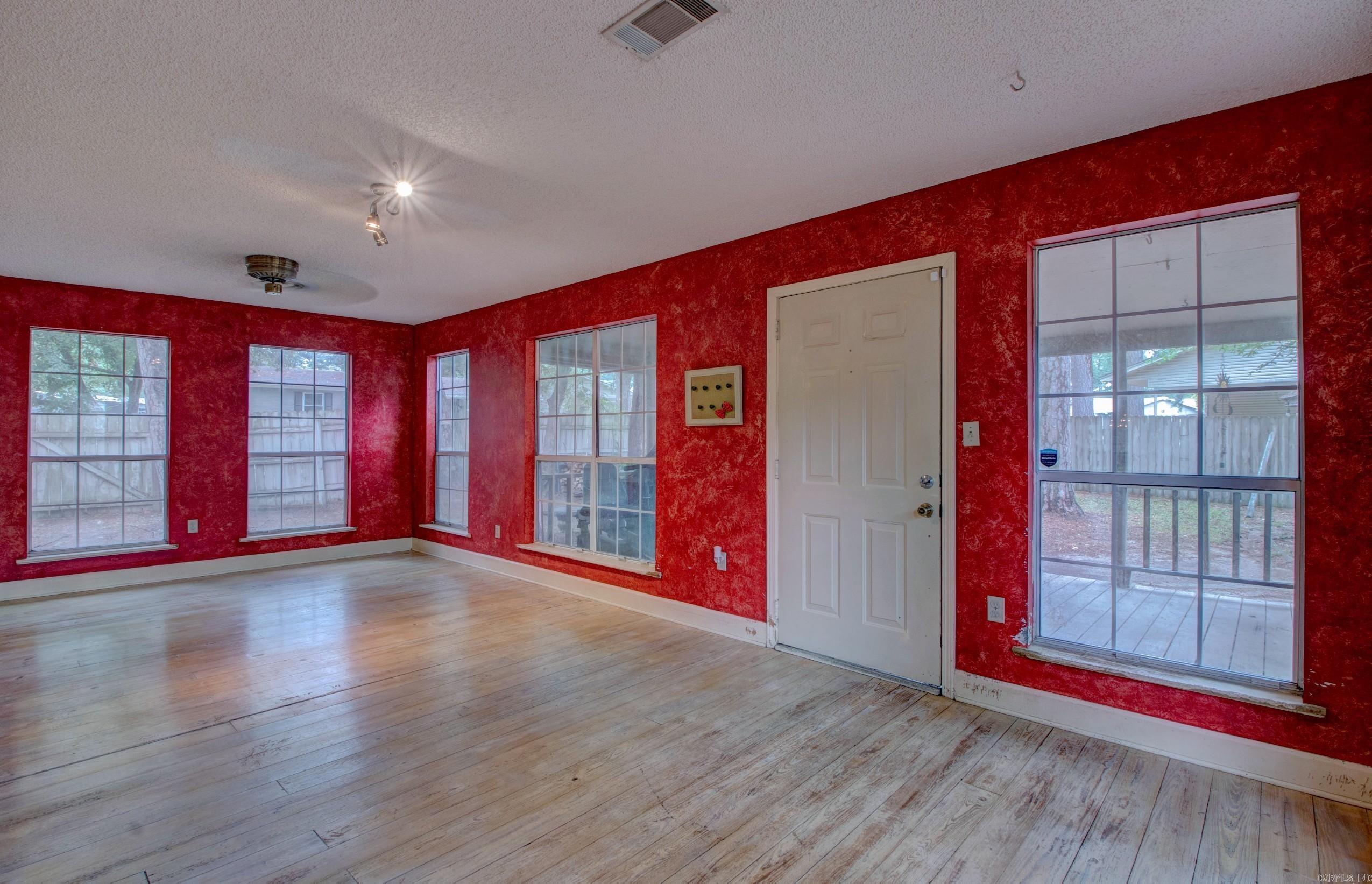 NORTH LAKEVIEW - Residential