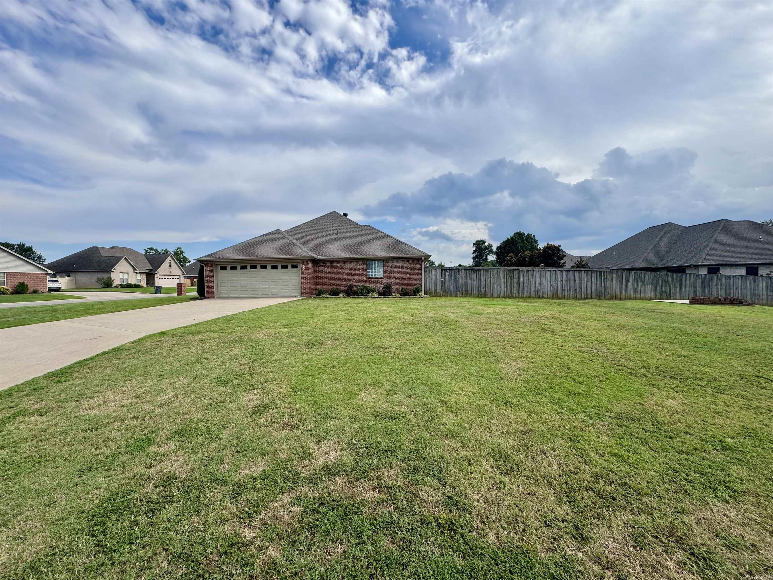 VALLEY ELMS S/D - Residential