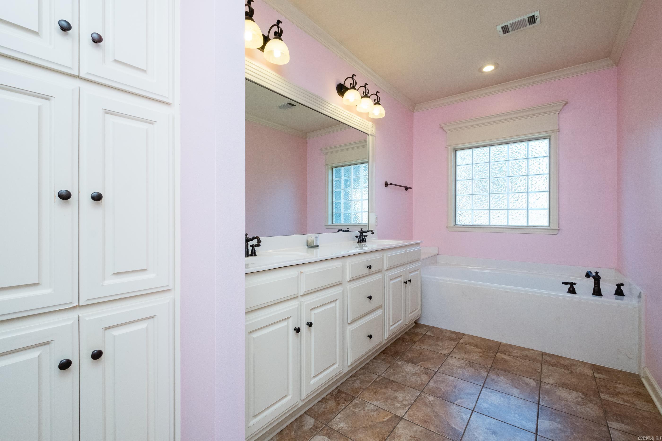 MILLERS CROSSING - Residential