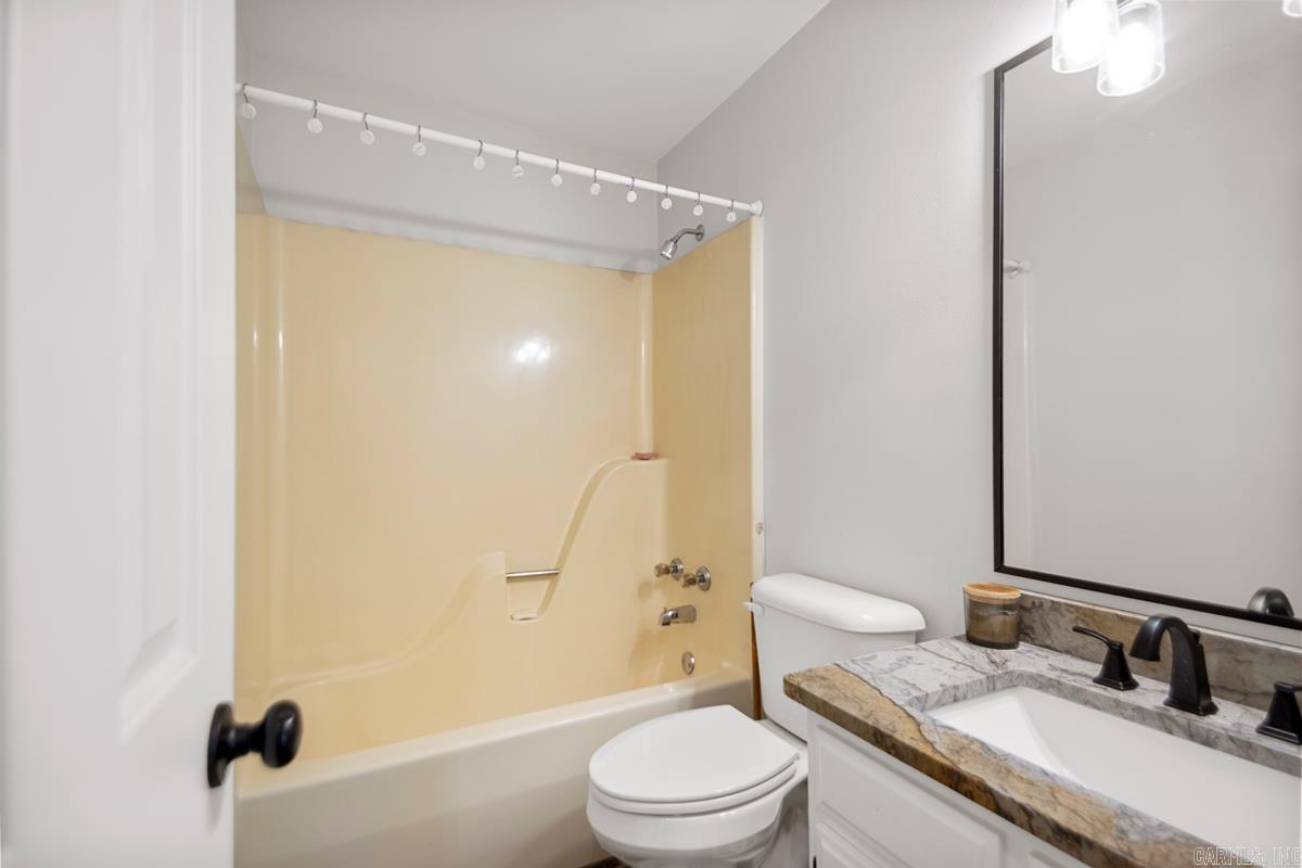 IMAGE OAKS - Residential