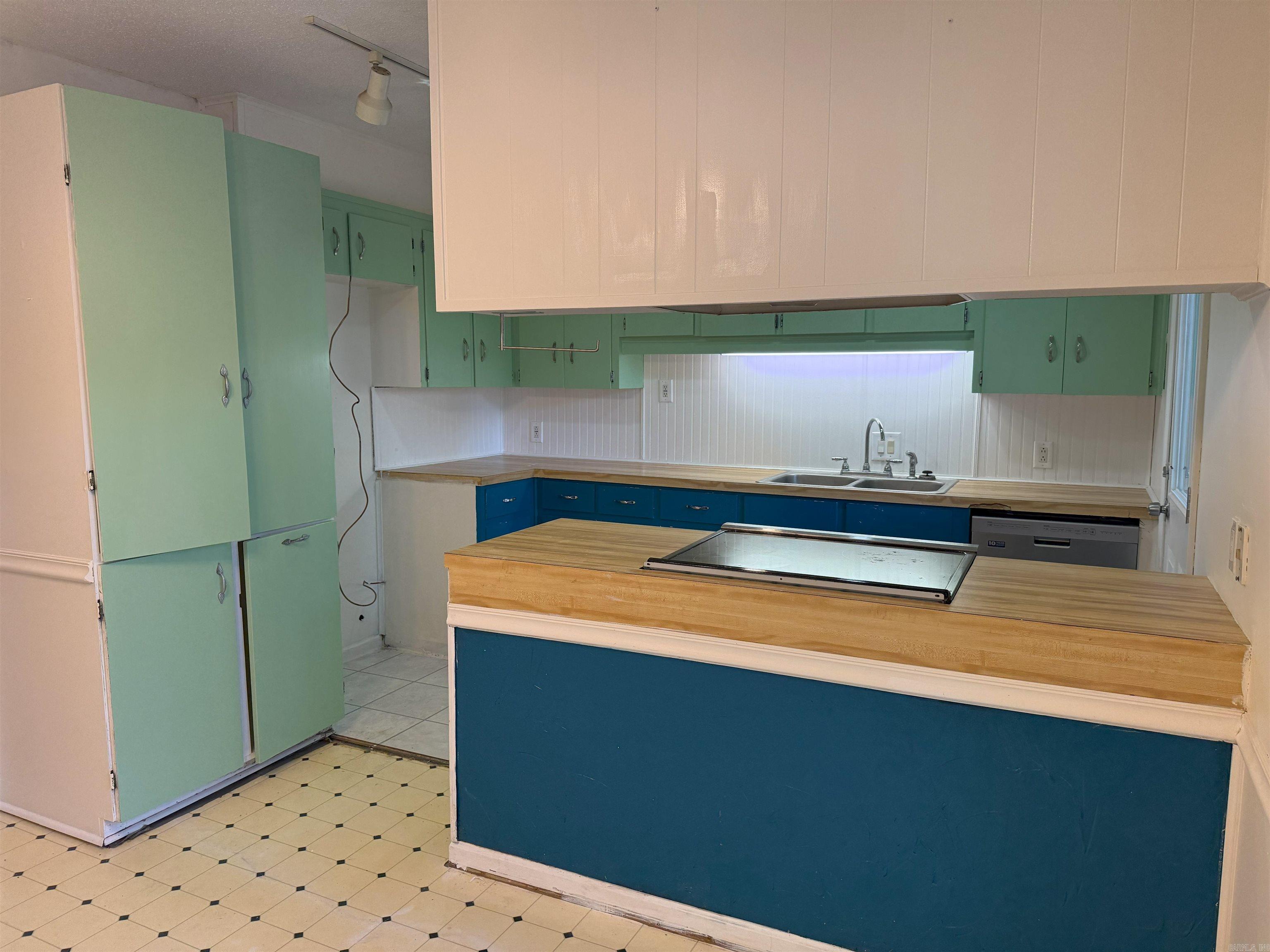 MEADOW LARK SUB - Residential