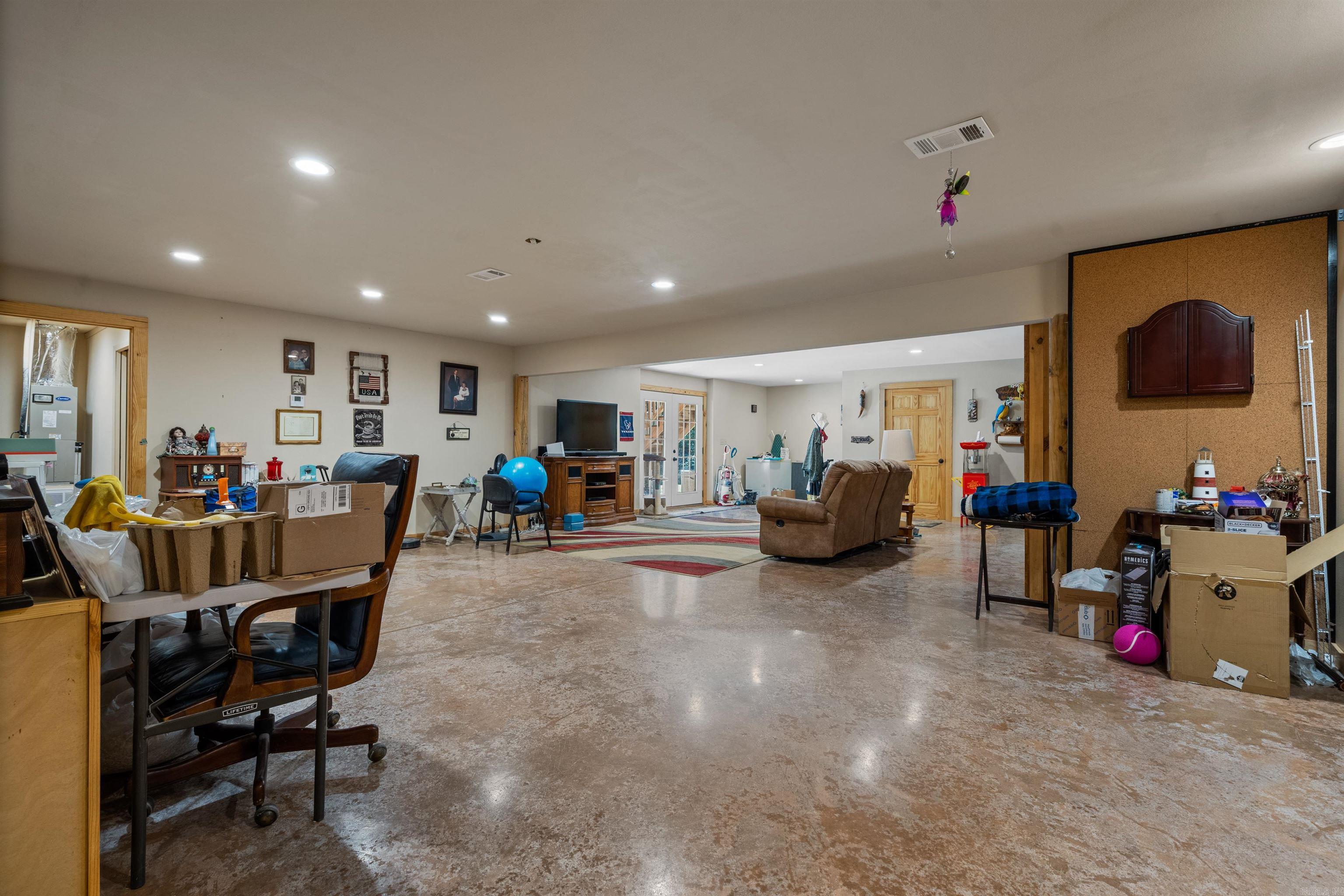 KIRBY LANDING ESTATES - Residential