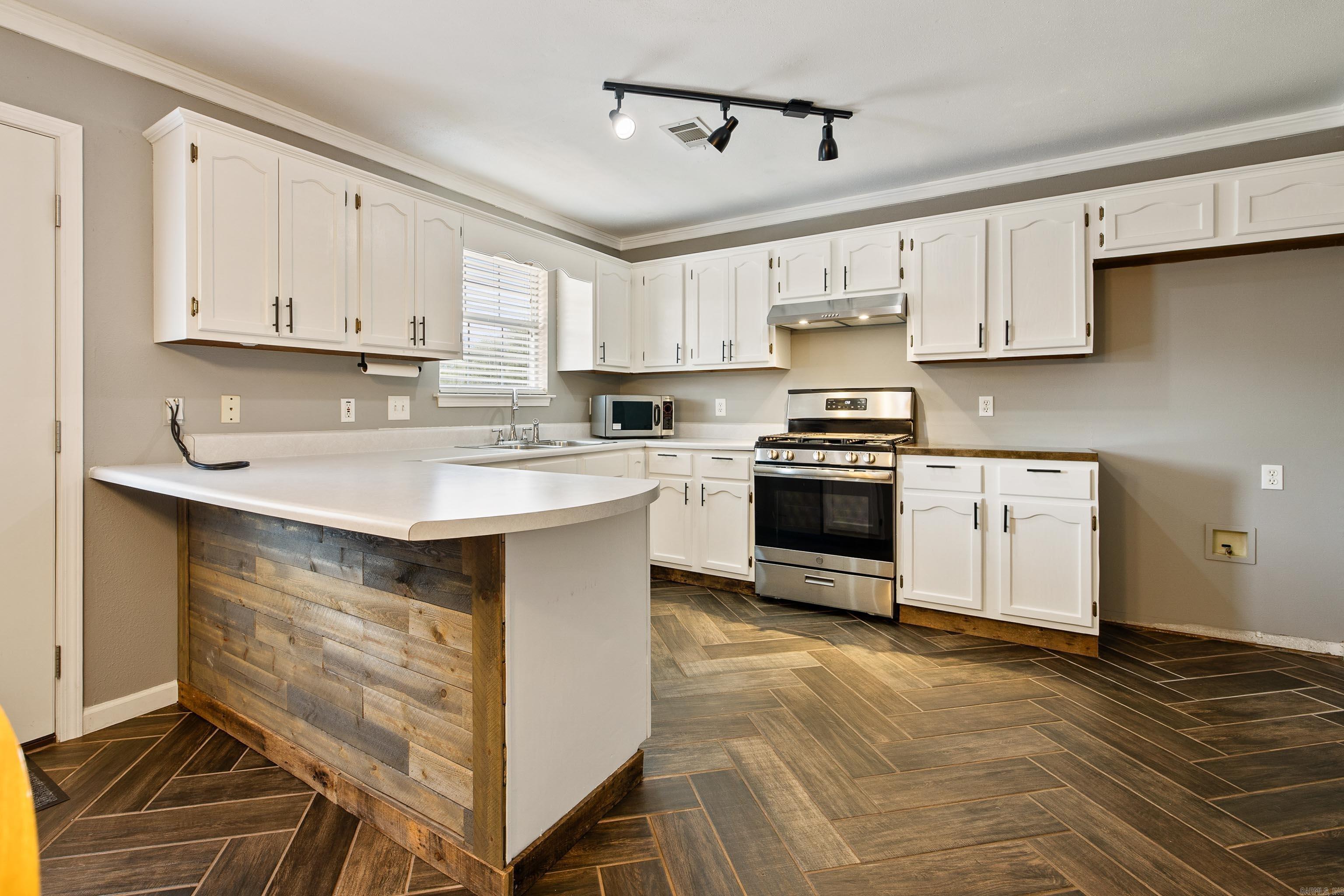 PAWNEE VILLAGE - Residential