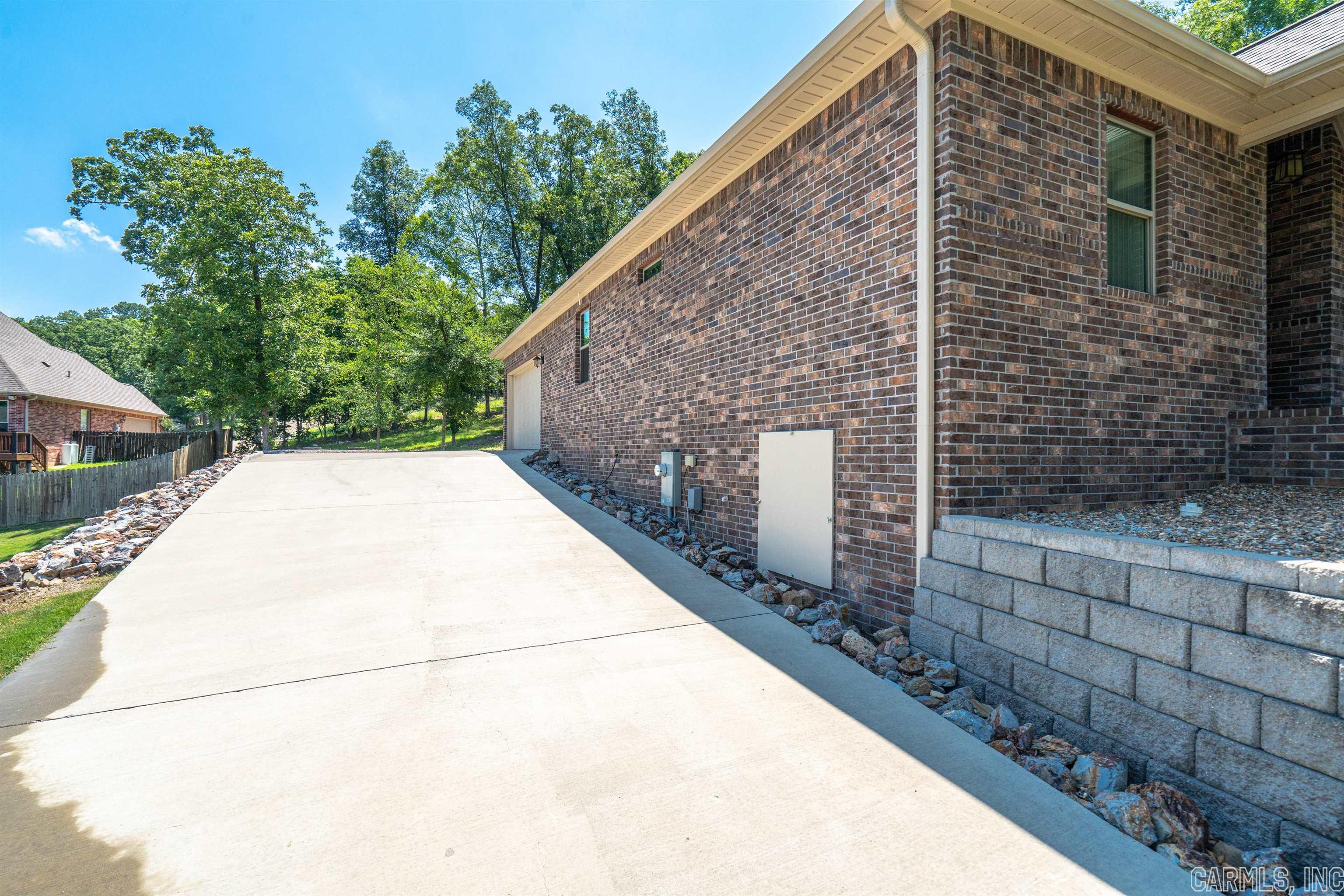 HIGH MEADOW ESTATES - Residential