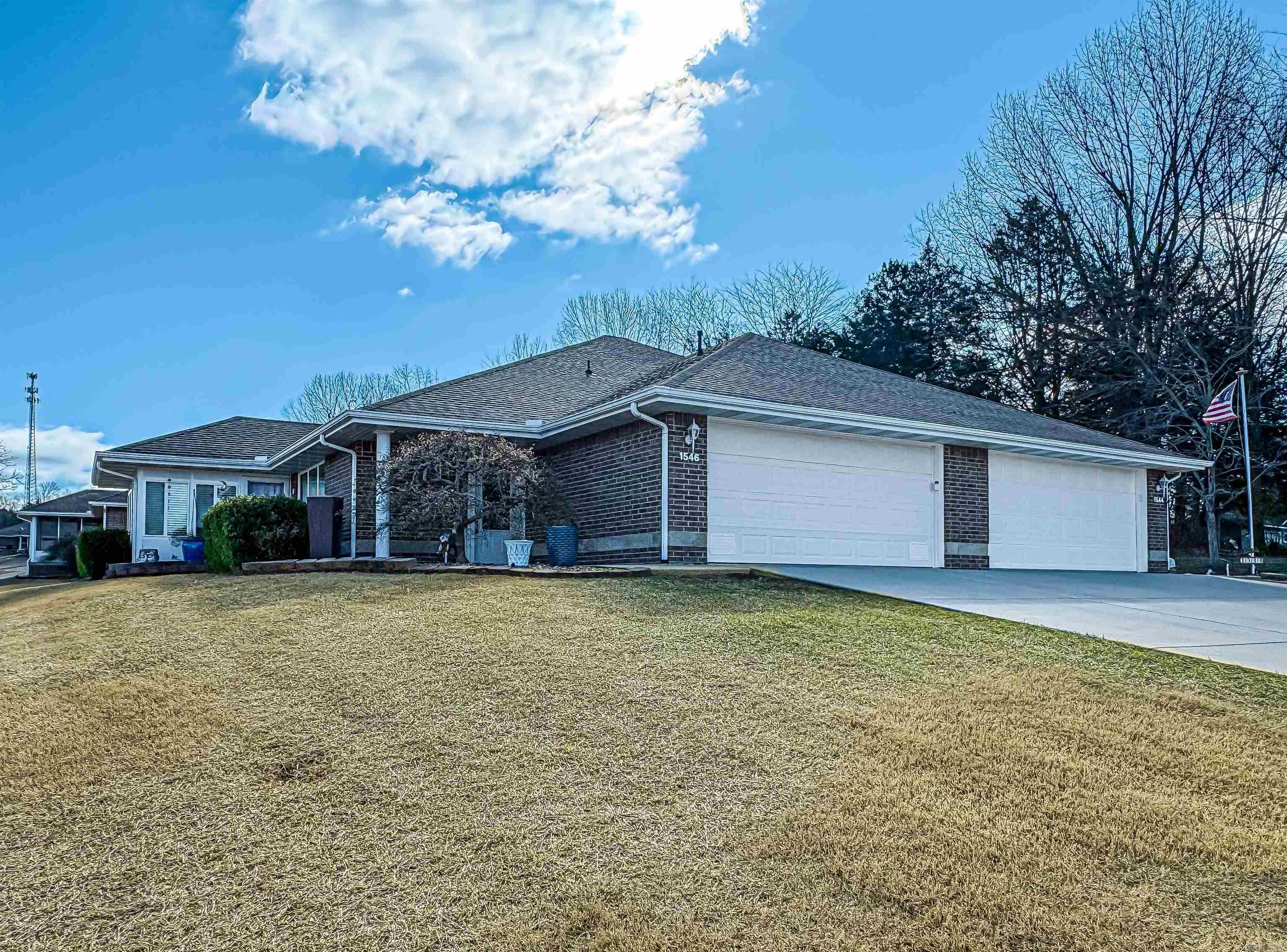 THE MEADOWS - Residential