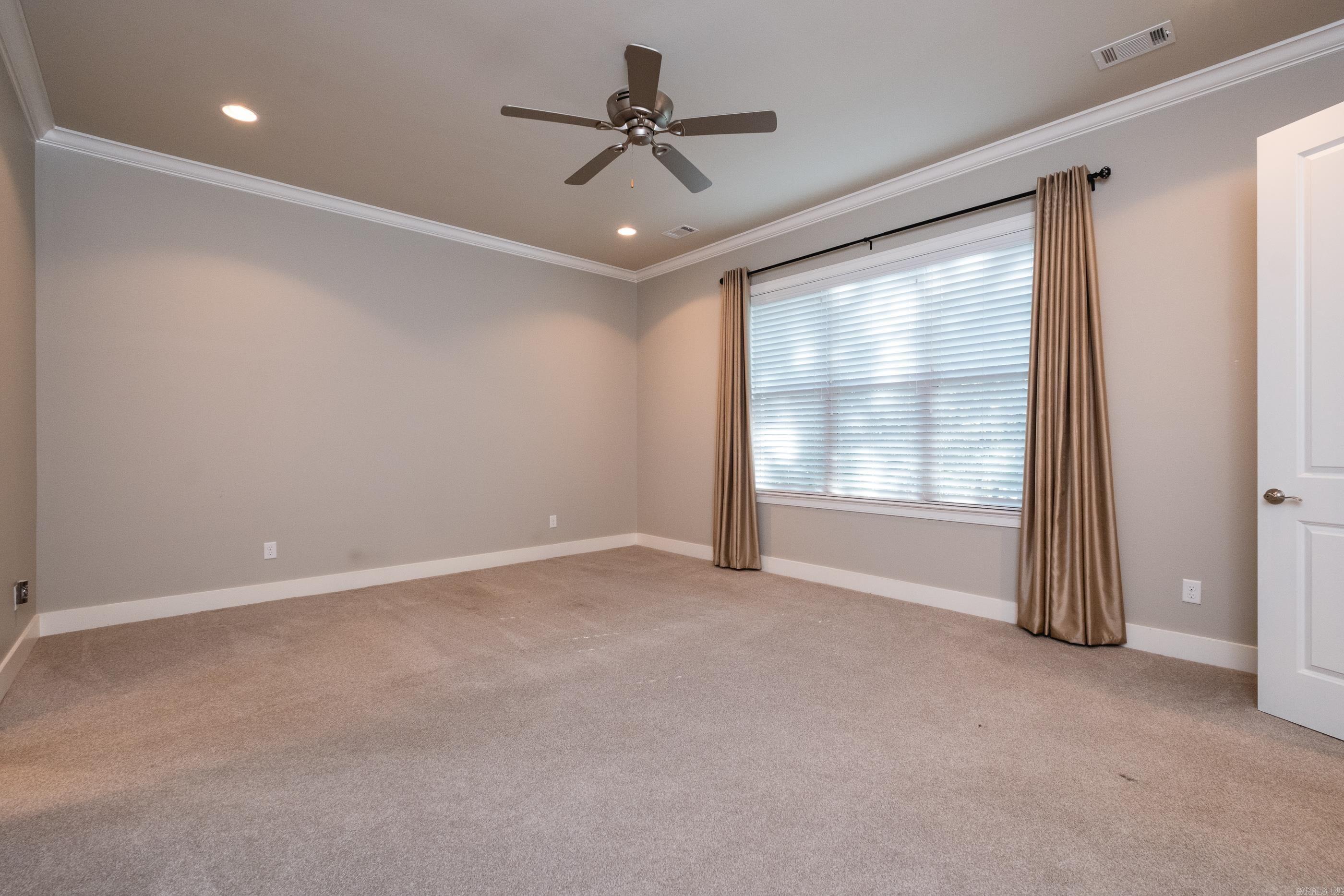 WOODLANDS EDGE - Residential