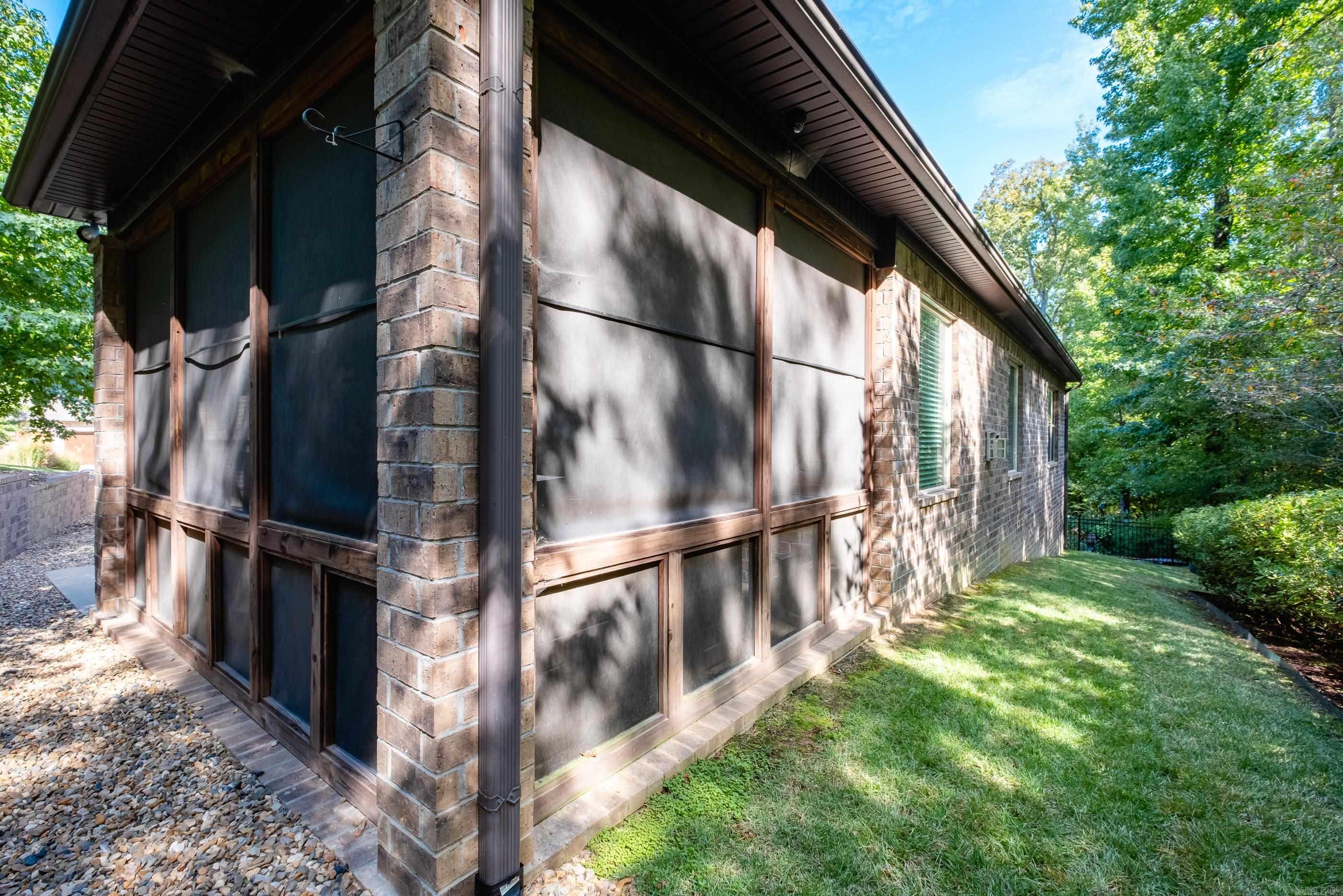 WOODLANDS EDGE - Residential