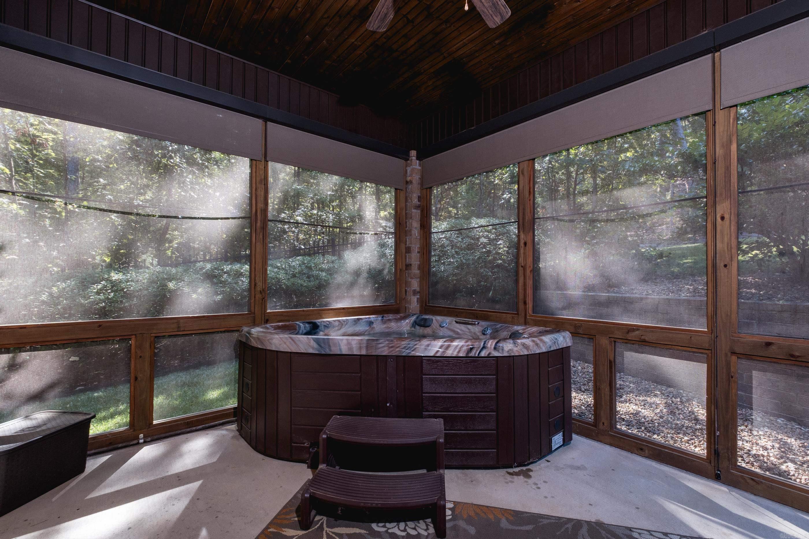 WOODLANDS EDGE - Residential