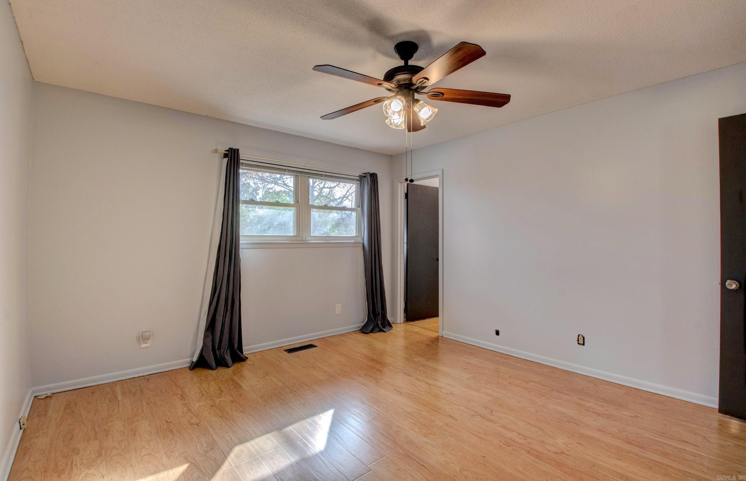 COUNTRY CLUB PARK - Residential