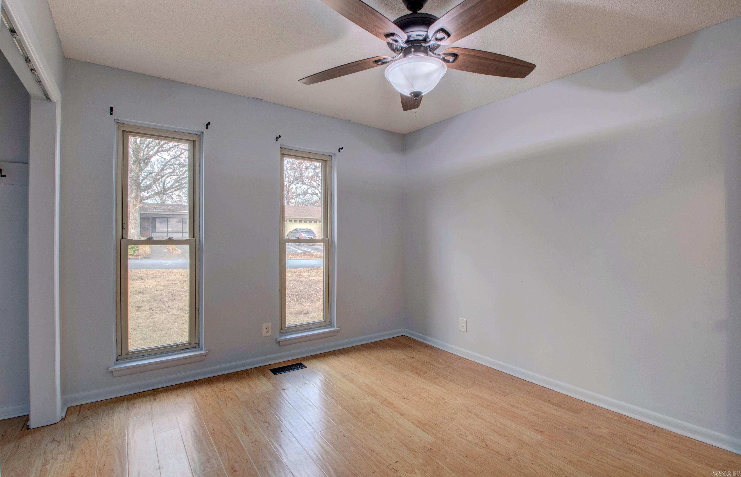 COUNTRY CLUB PARK - Residential