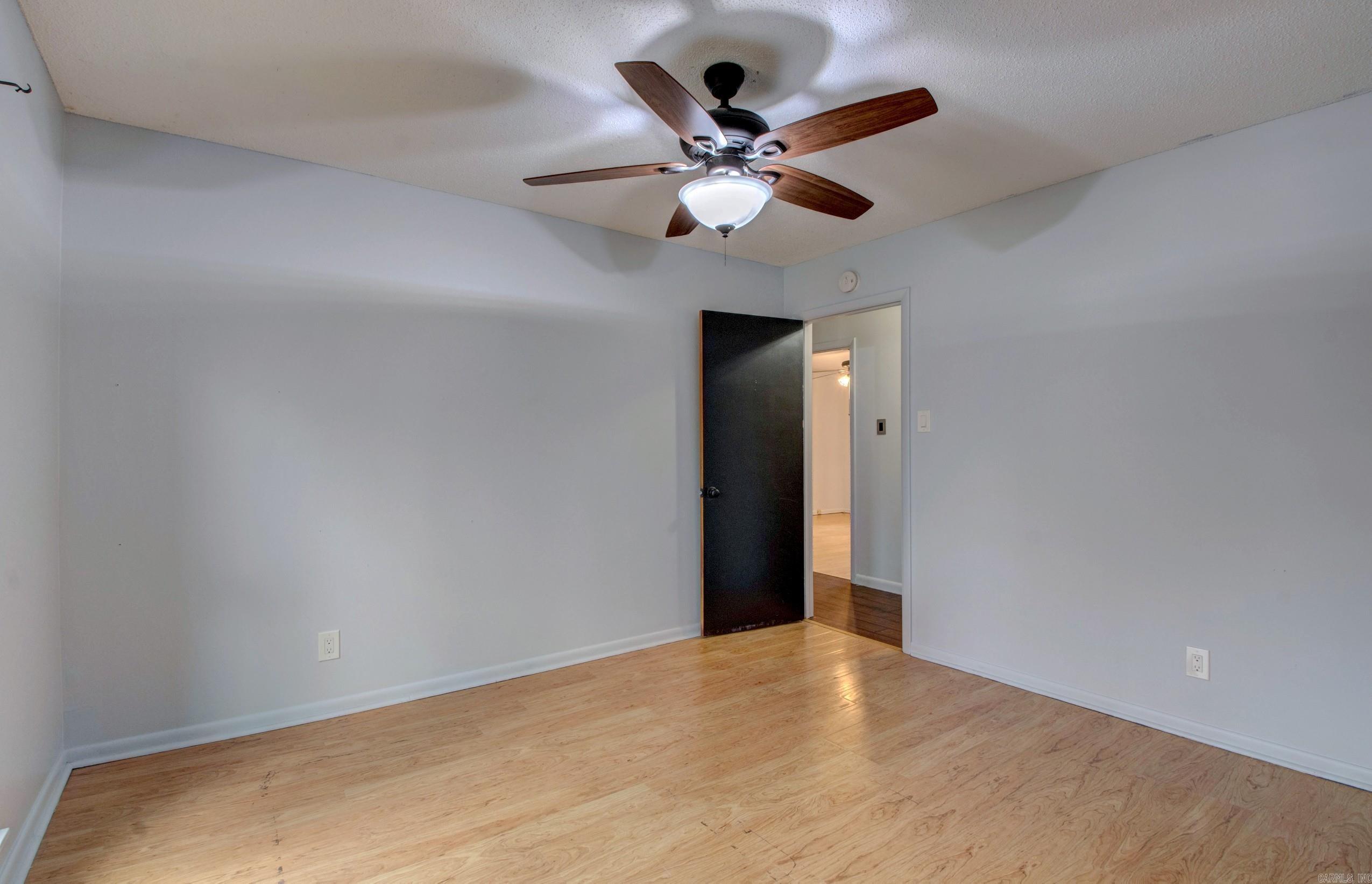 COUNTRY CLUB PARK - Residential