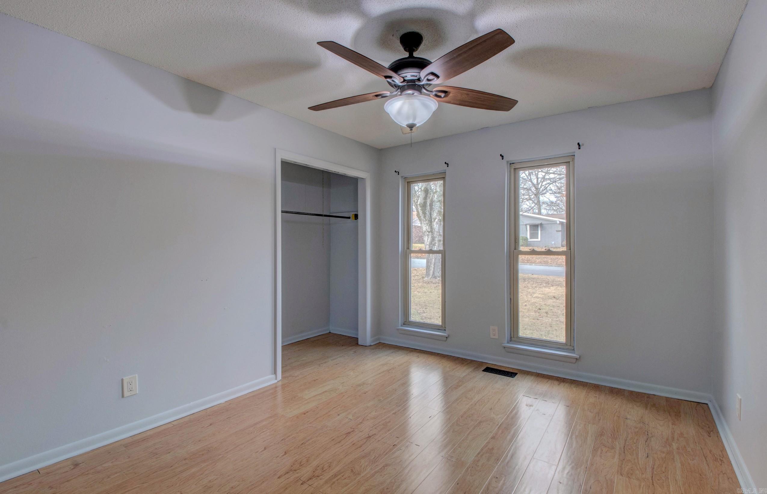 COUNTRY CLUB PARK - Residential