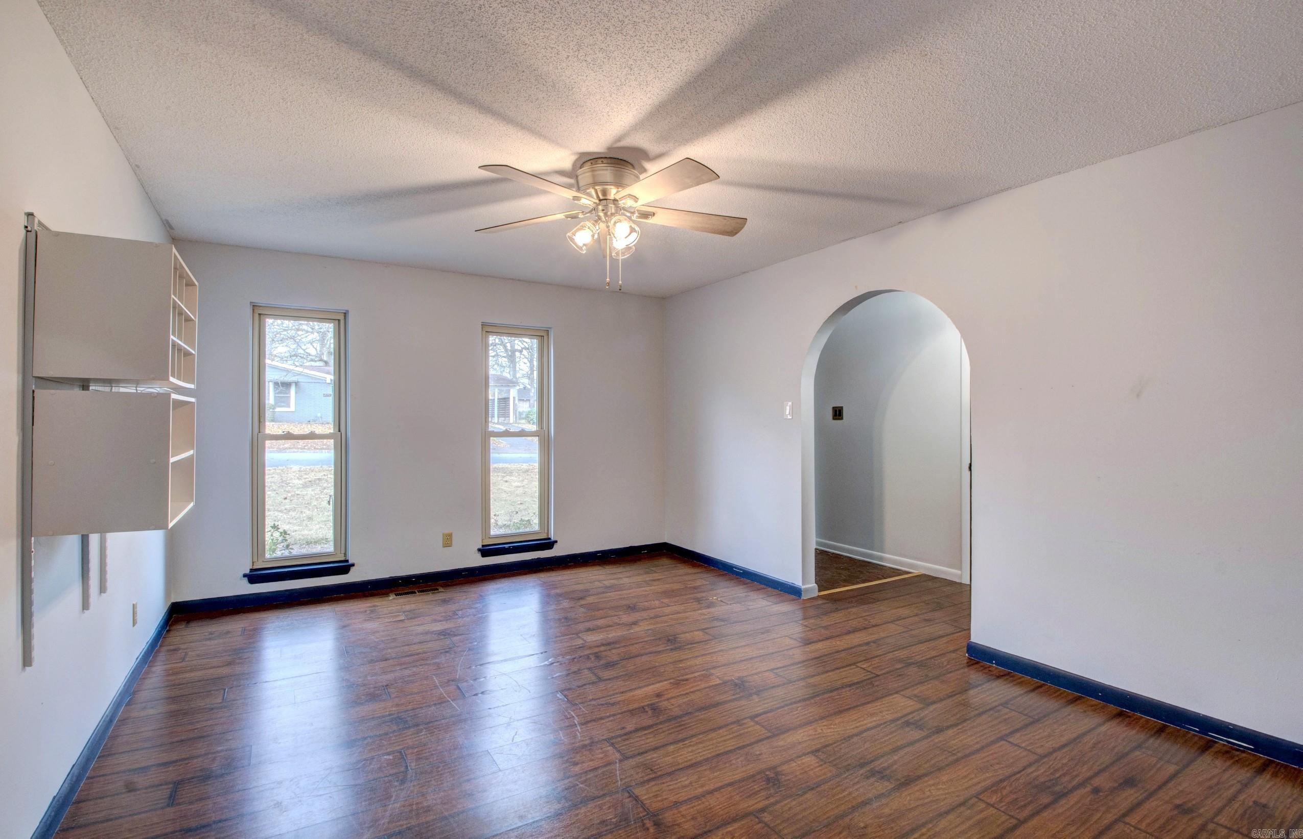 COUNTRY CLUB PARK - Residential