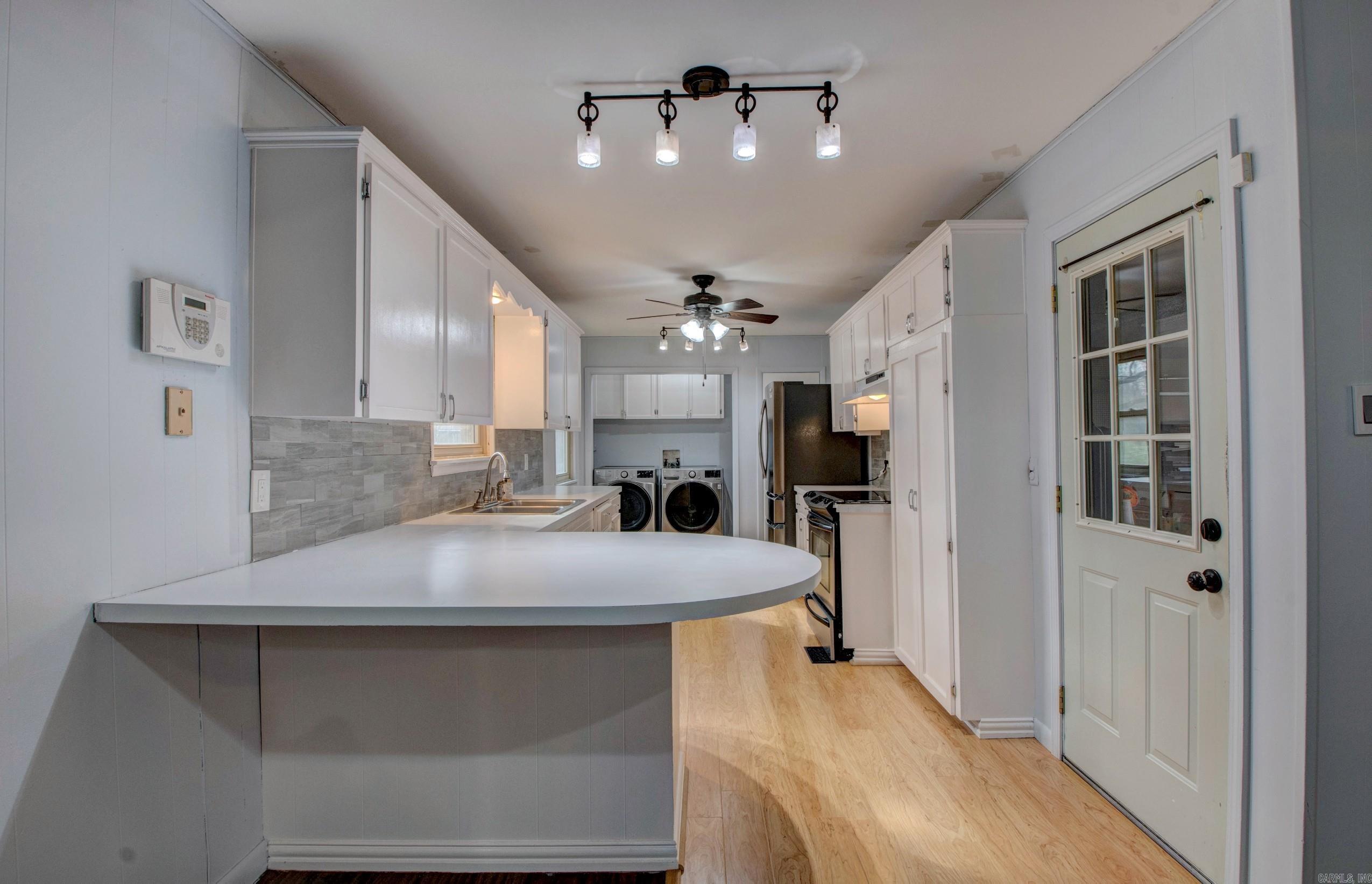 COUNTRY CLUB PARK - Residential