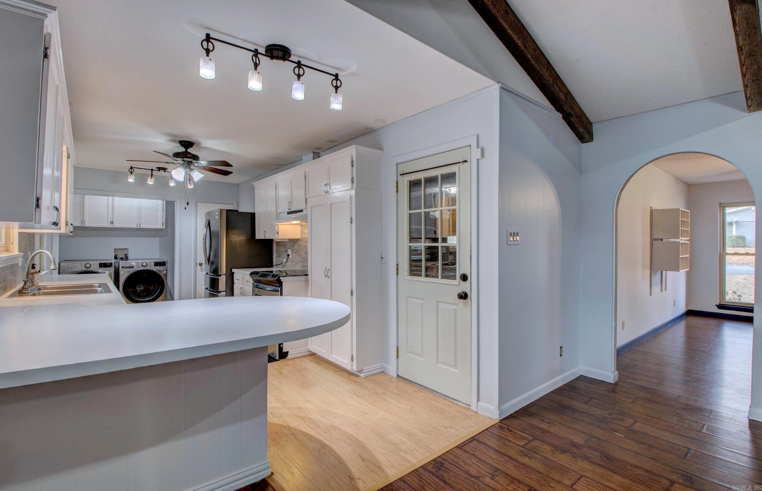 COUNTRY CLUB PARK - Residential