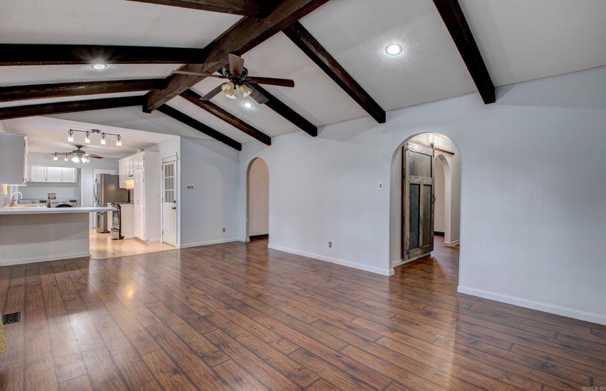 COUNTRY CLUB PARK - Residential