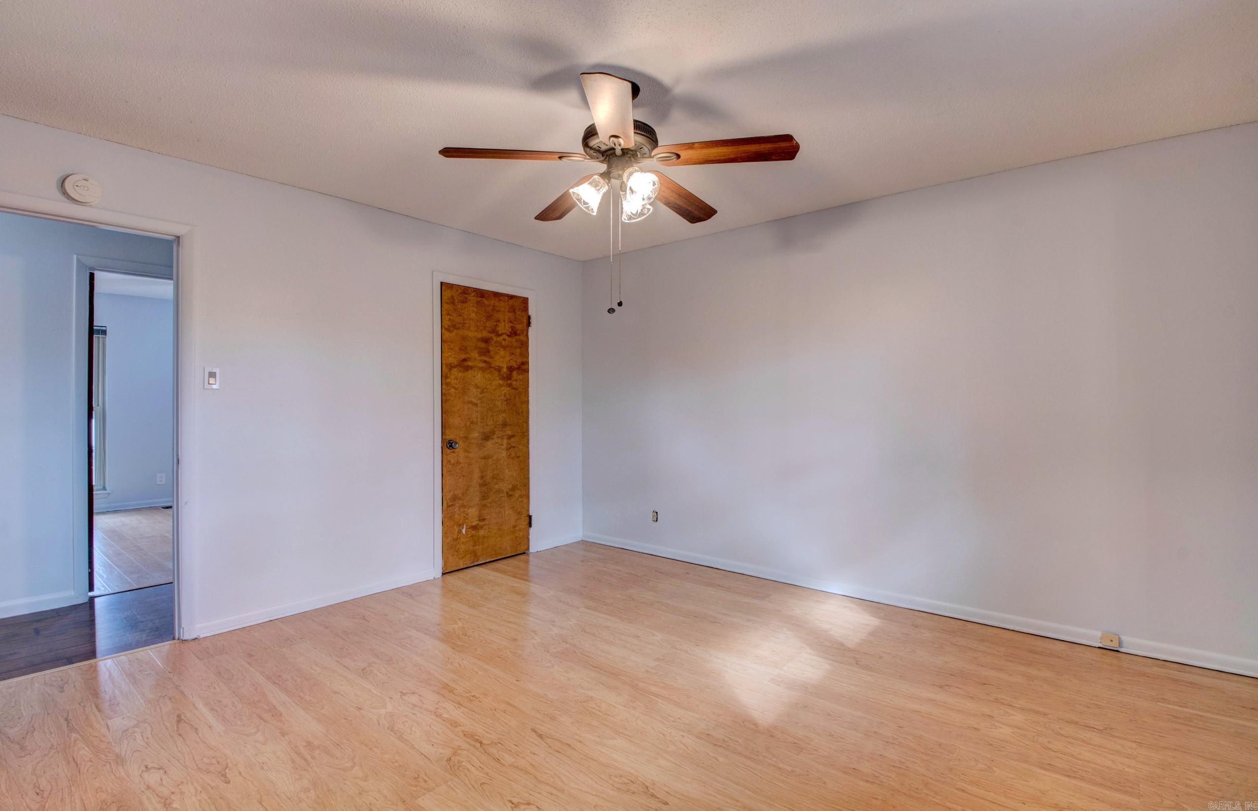 COUNTRY CLUB PARK - Residential