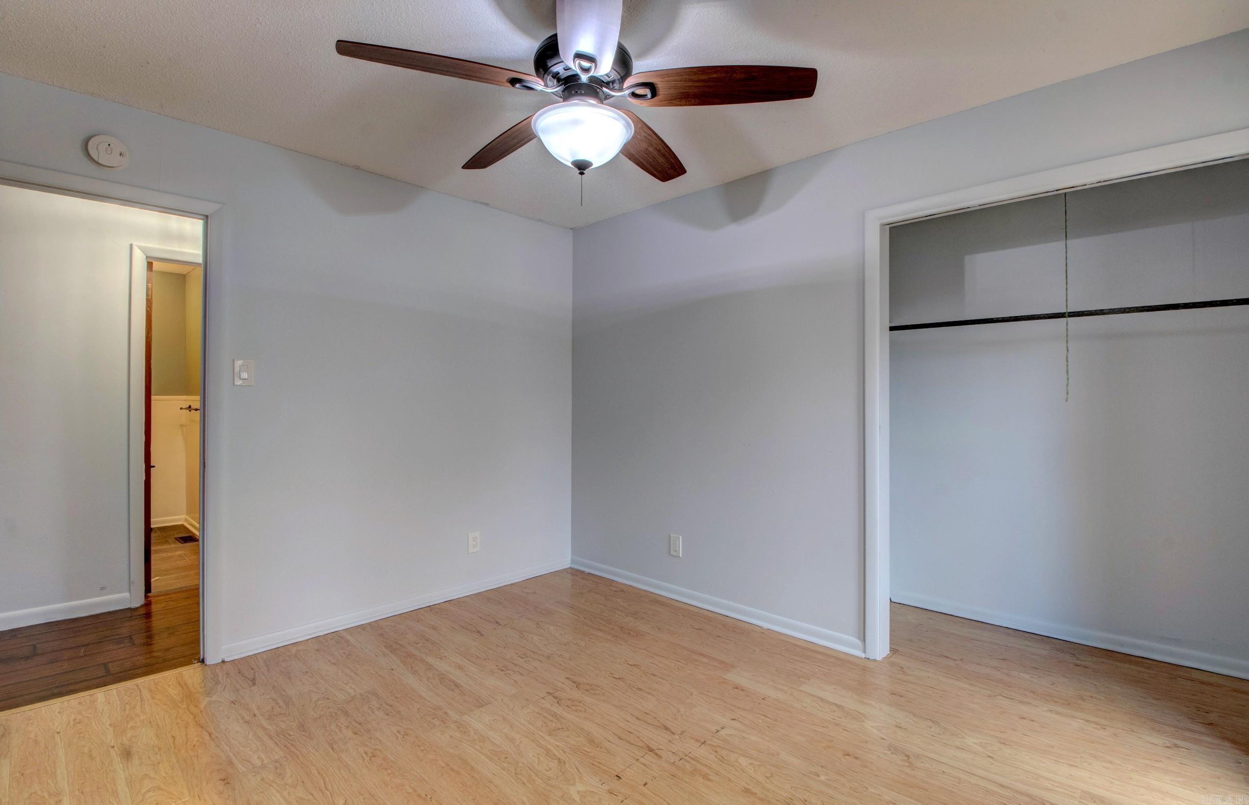 COUNTRY CLUB PARK - Residential