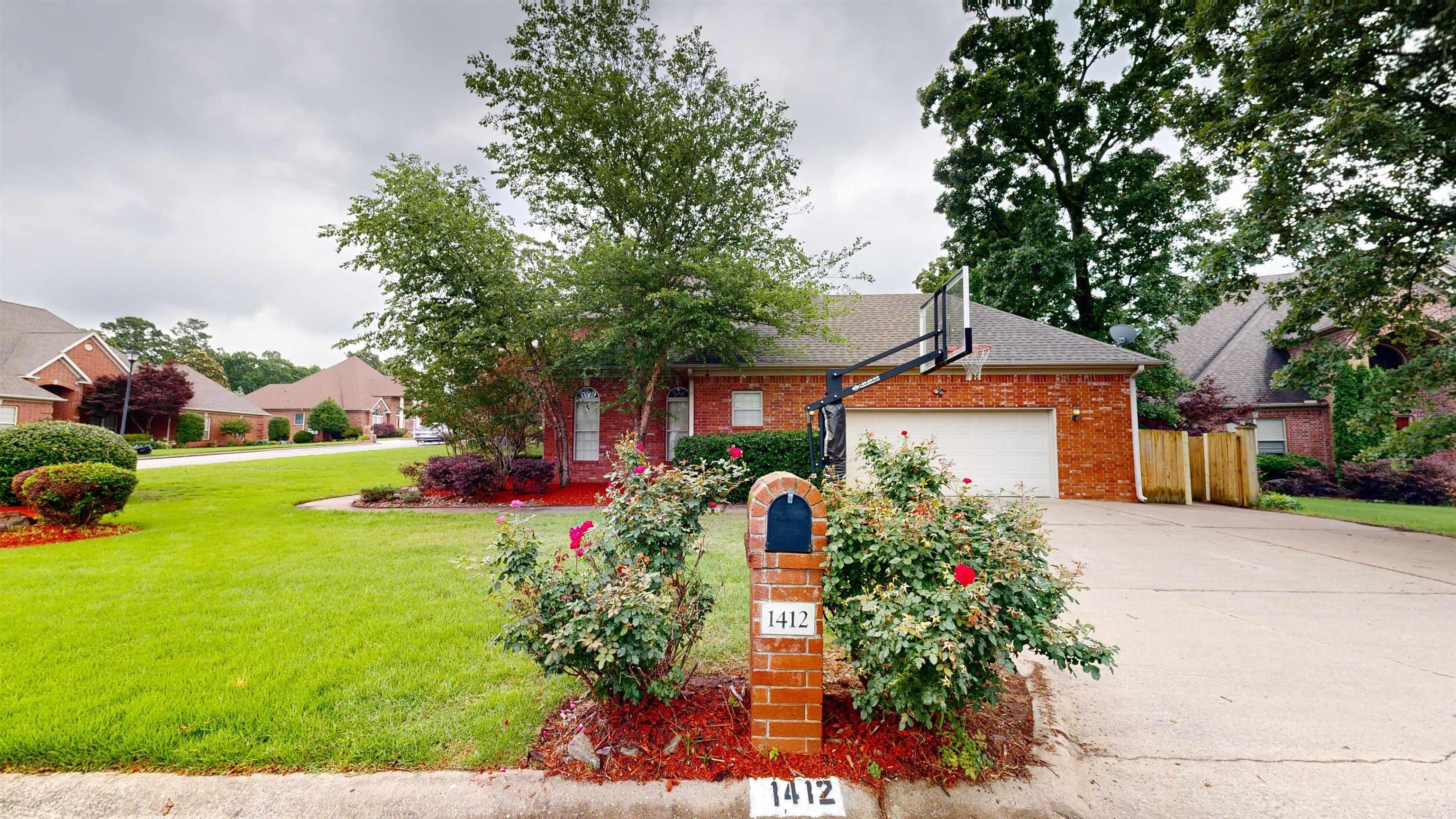 THE VILLAGES OF WELLINGTON - Residential