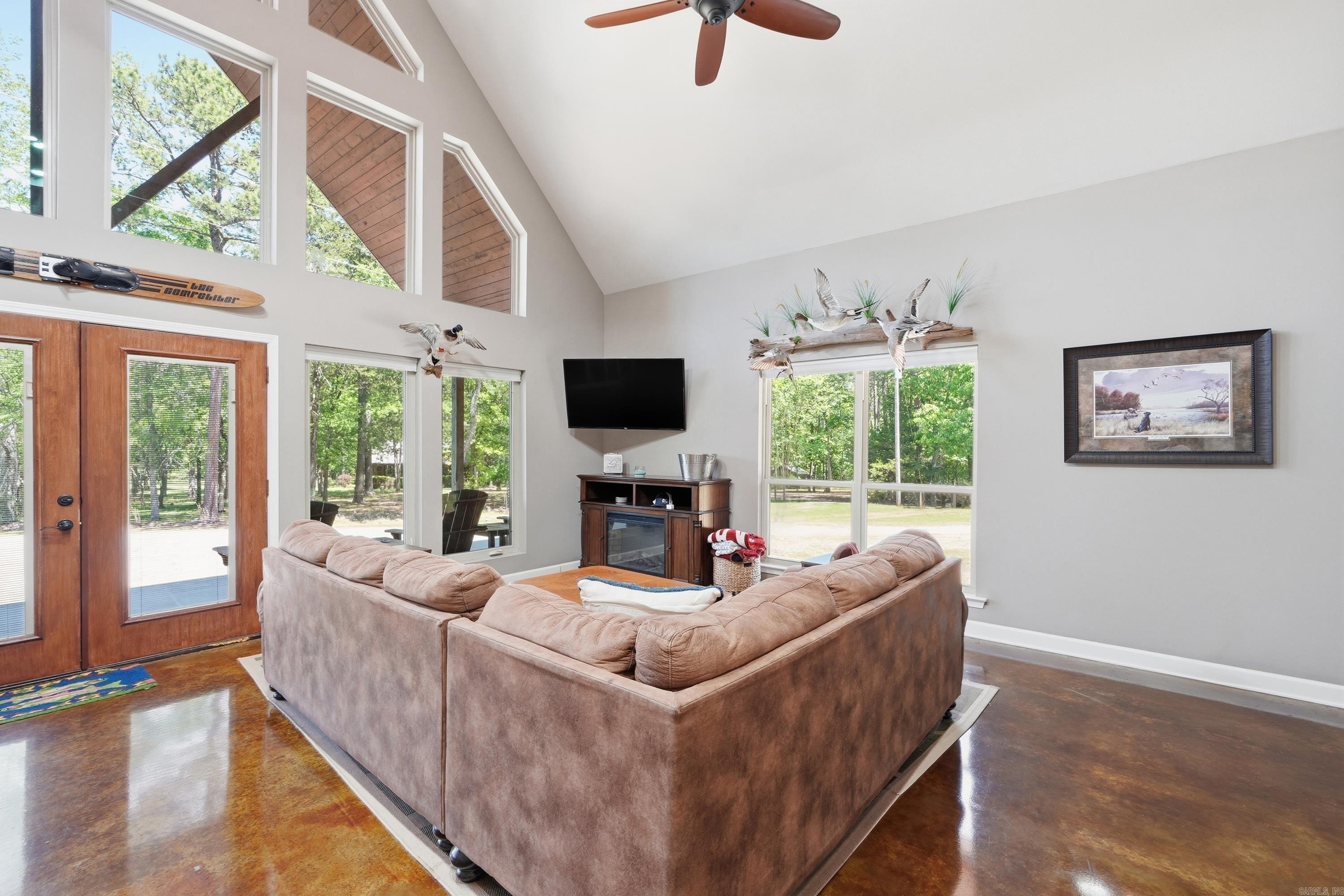 WHISPERING SPRINGS - Residential