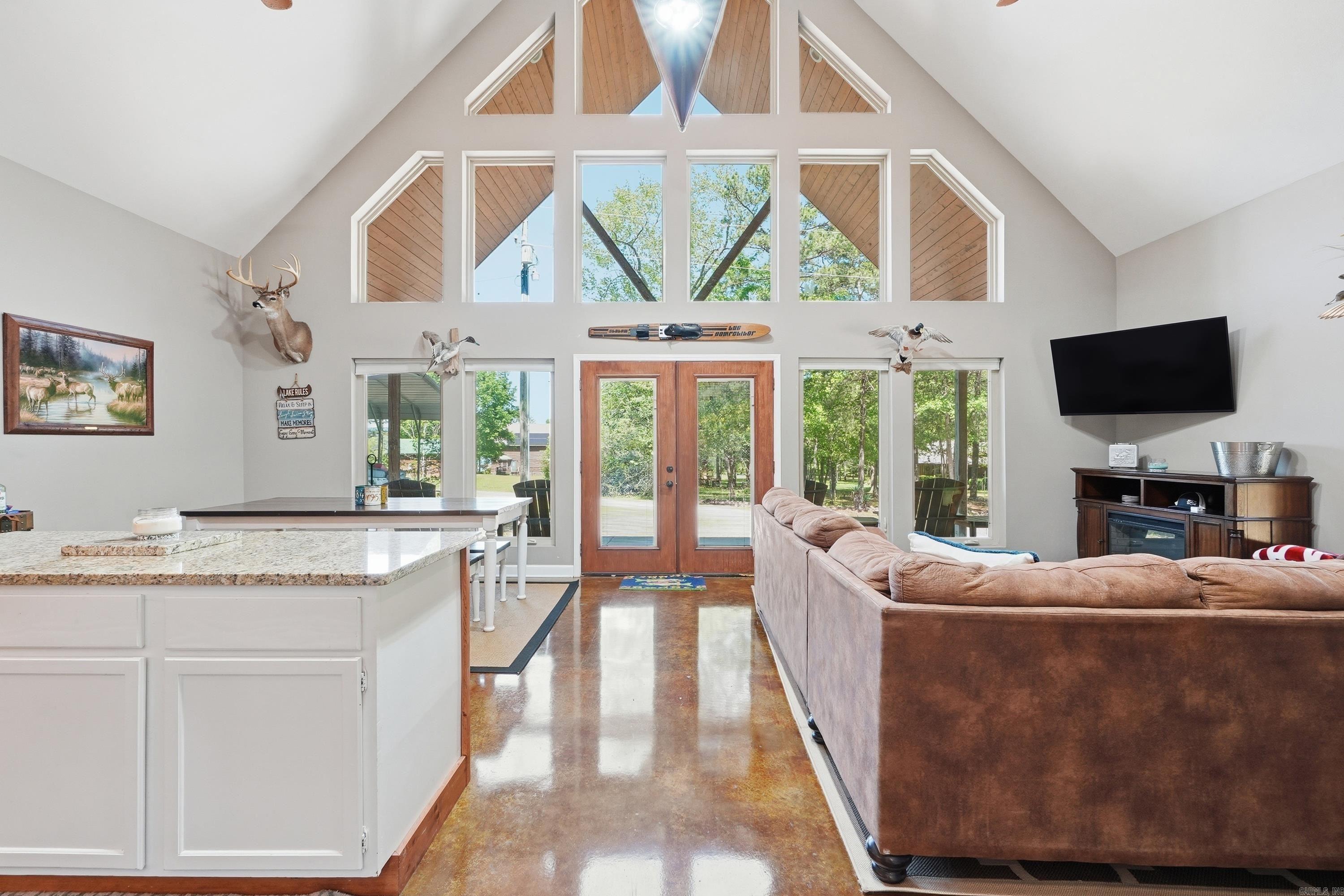 WHISPERING SPRINGS - Residential