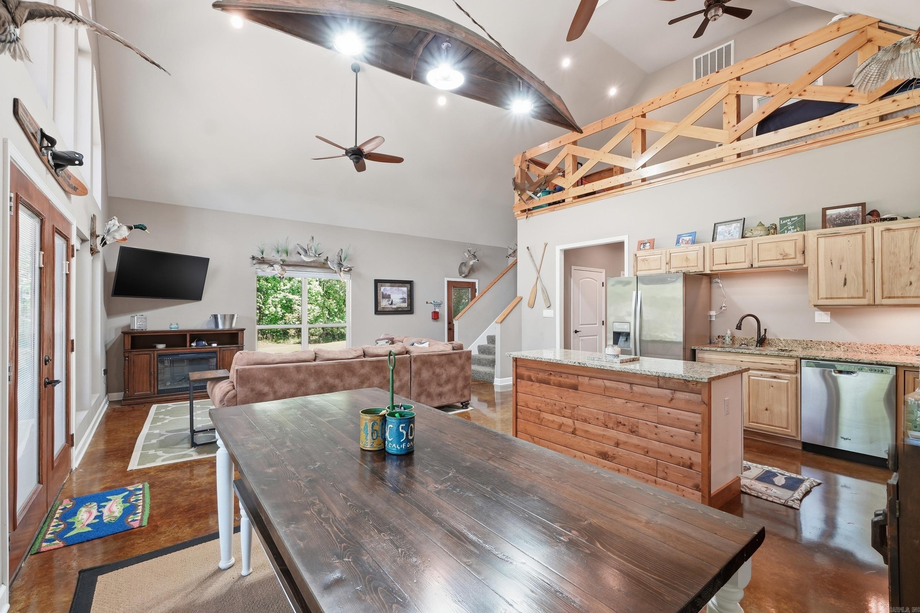 WHISPERING SPRINGS - Residential