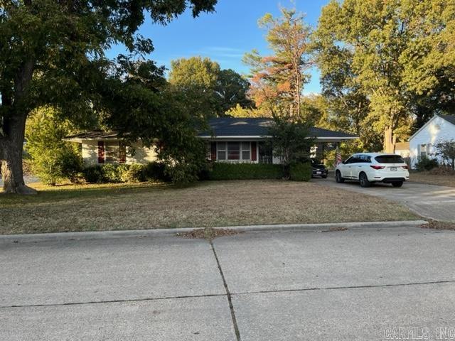 COUNTRY CLUB - Residential