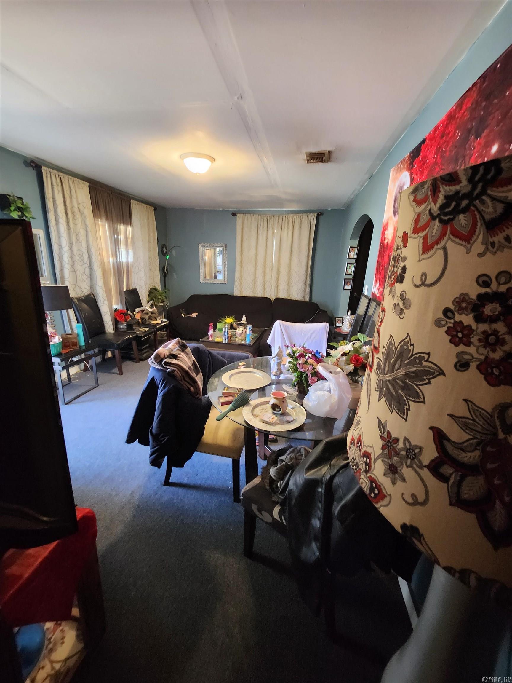 KINSWORTHY & HENDERSON - Residential