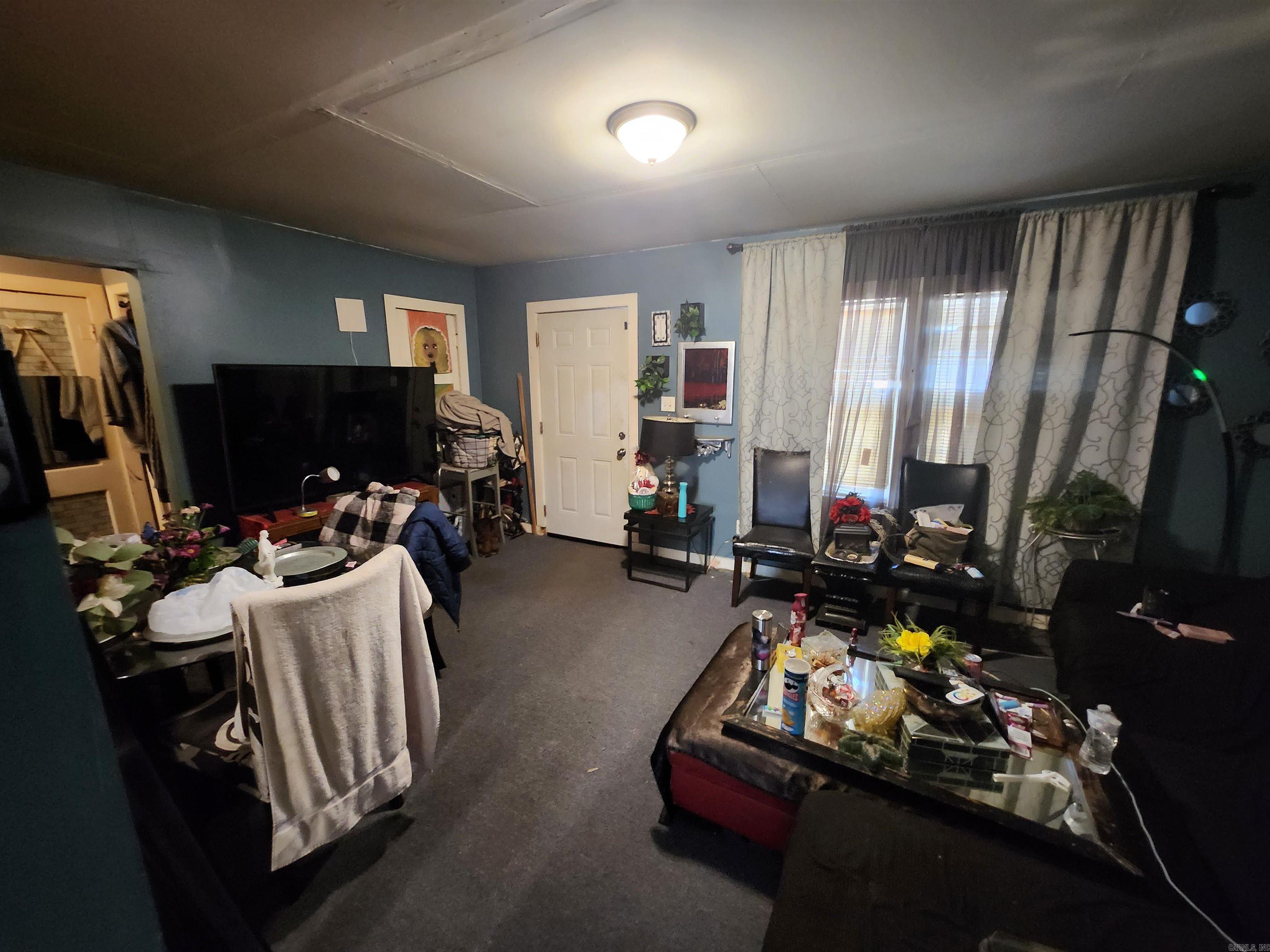 KINSWORTHY & HENDERSON - Residential