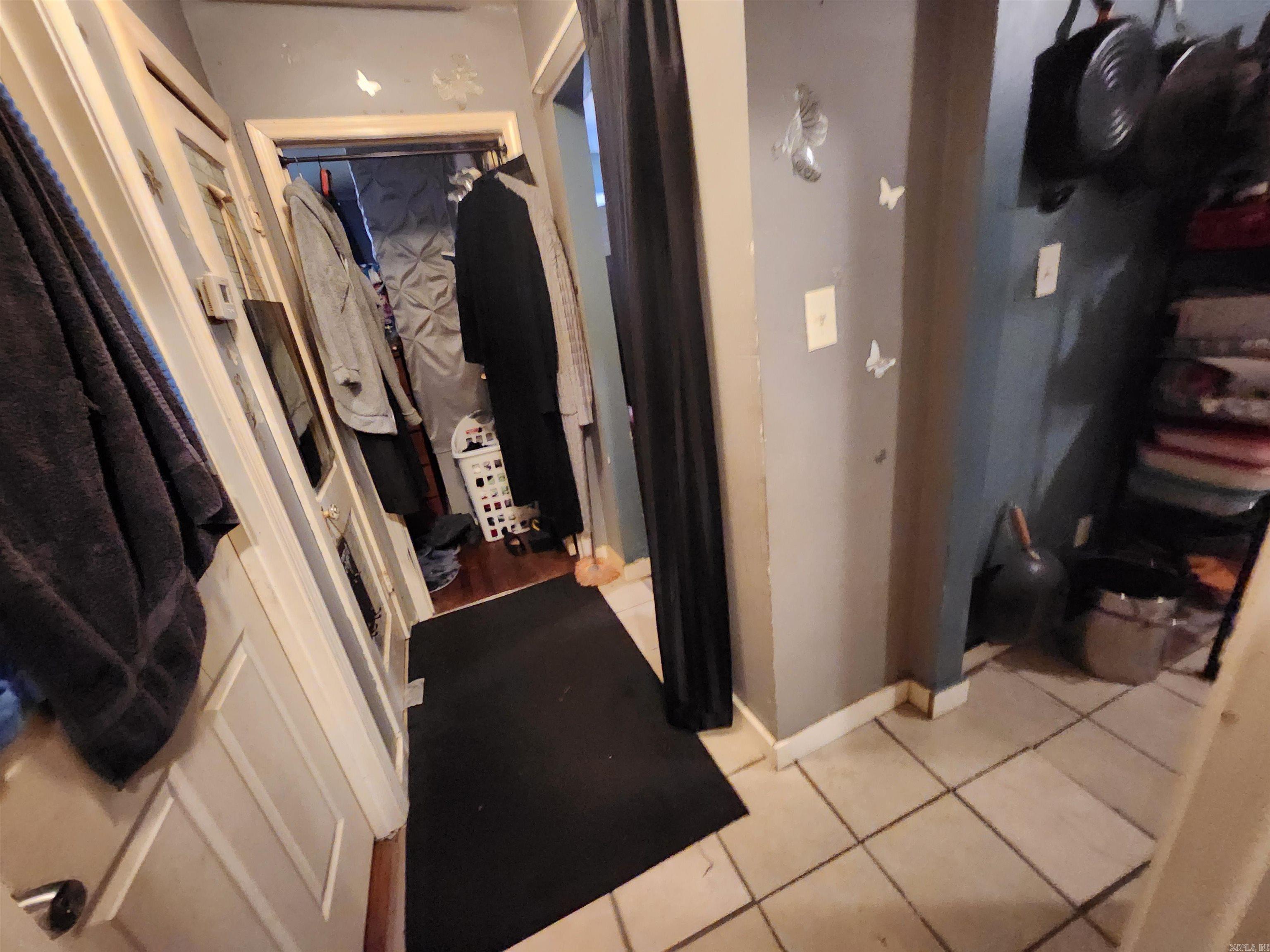 KINSWORTHY & HENDERSON - Residential